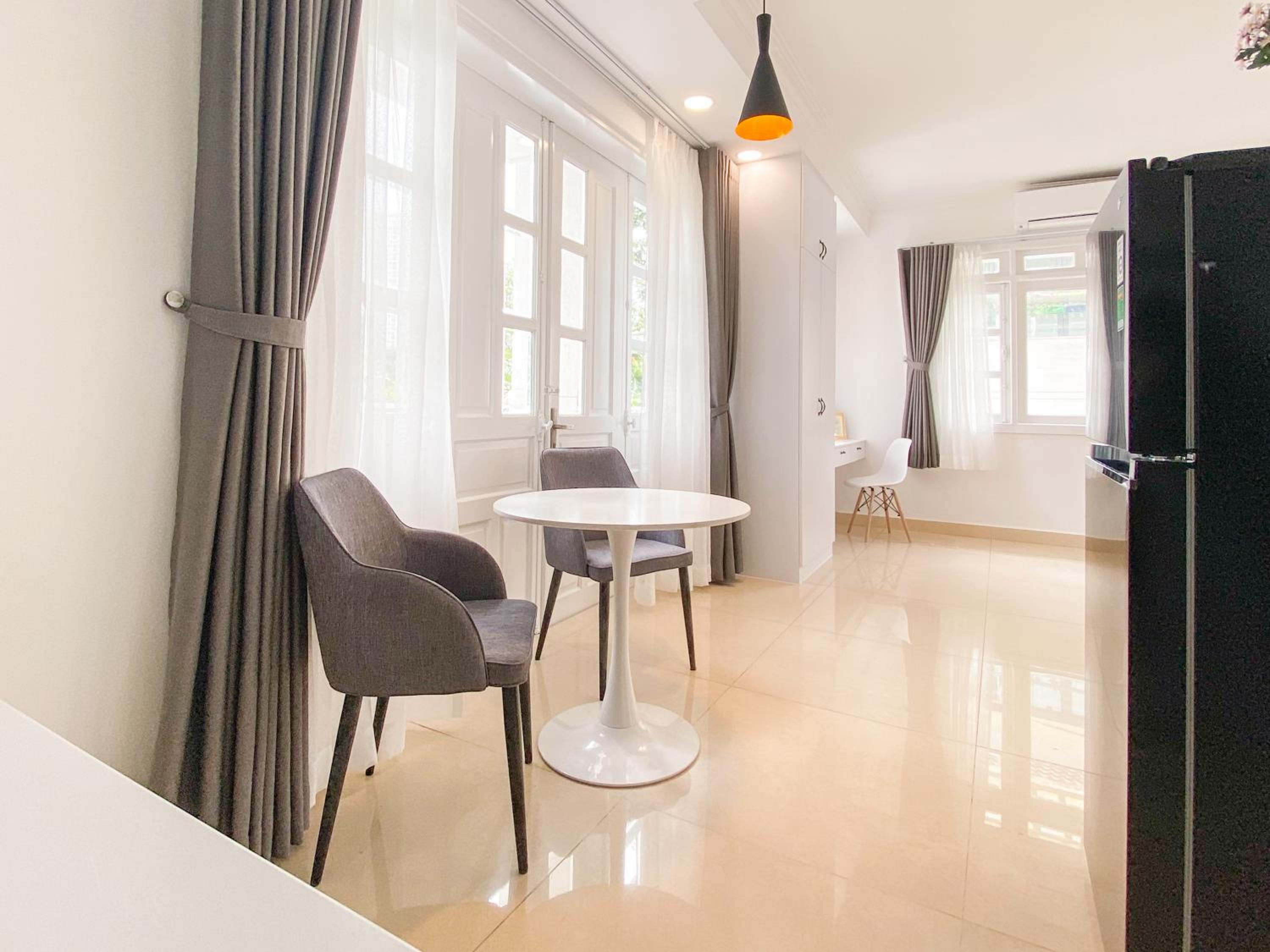 Zeus Living - Room in Villas An Phu