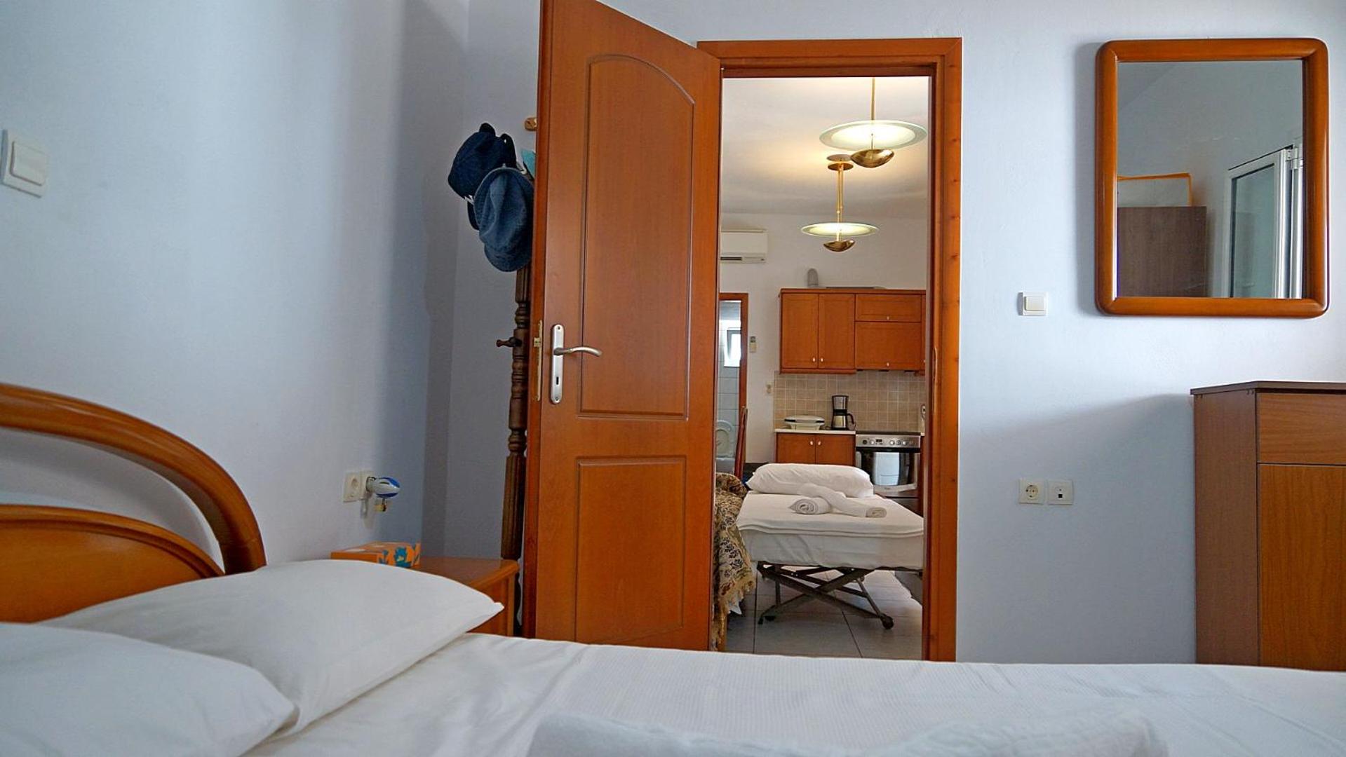 Polyraki's Cottage view 4