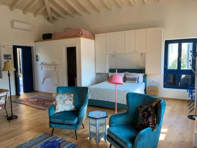 Studio in the Aegean view 4