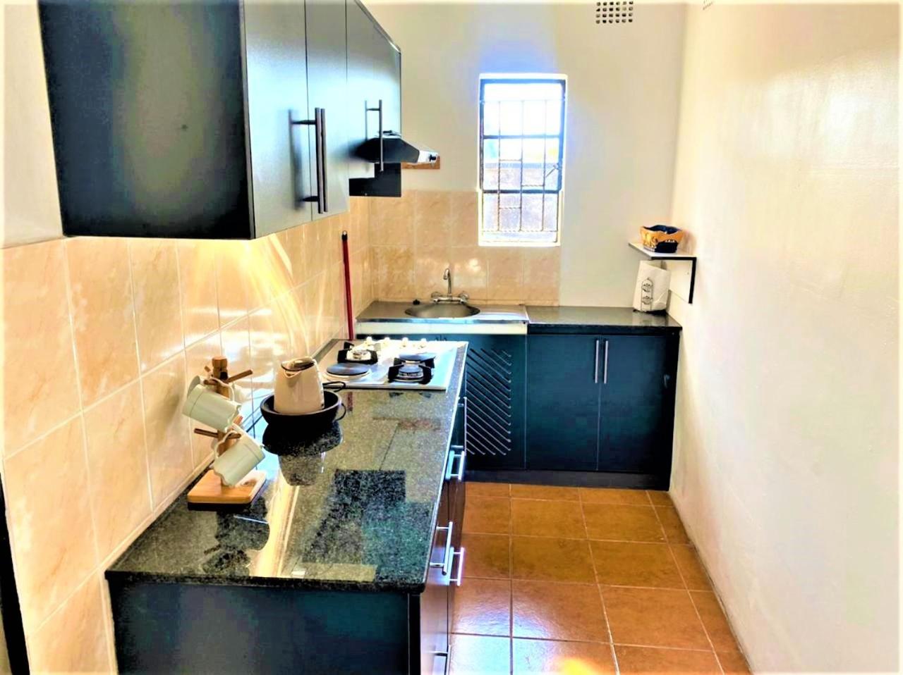 Cosy studio with kitchenette in Norton - 2120 view 2
