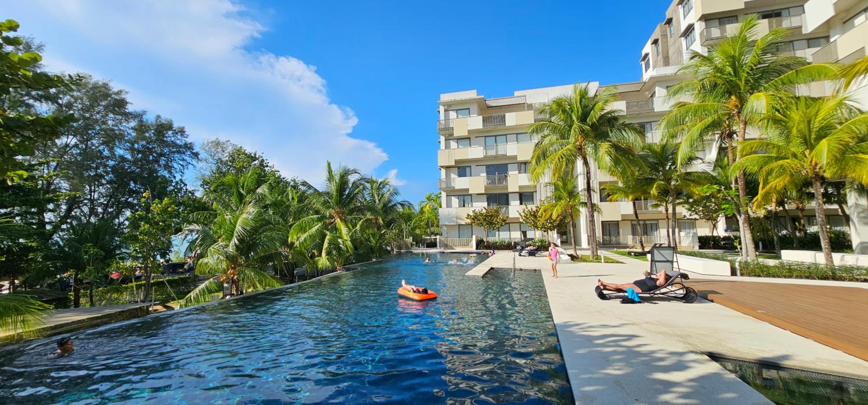By The Sea Beach Luxury Resort - Batu Ferringhi photo 1
