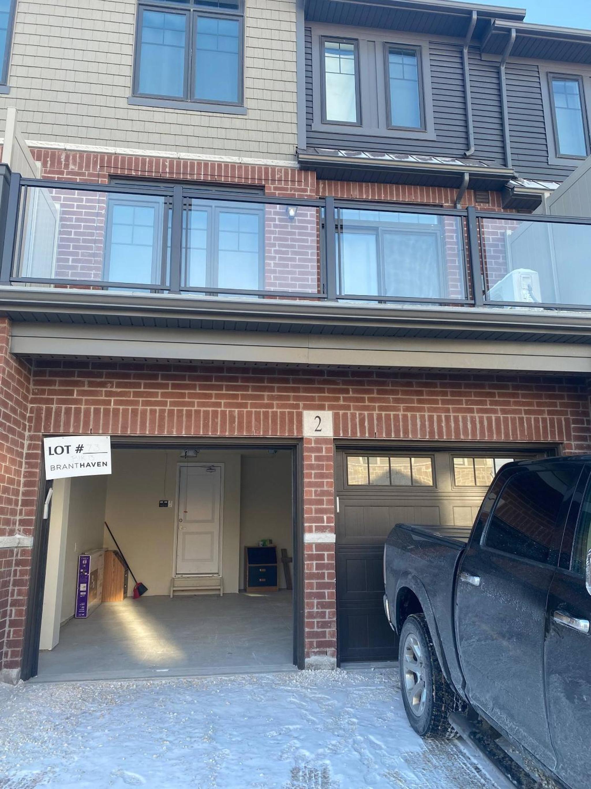 Luxurious town house with x2 Cars Garage no01