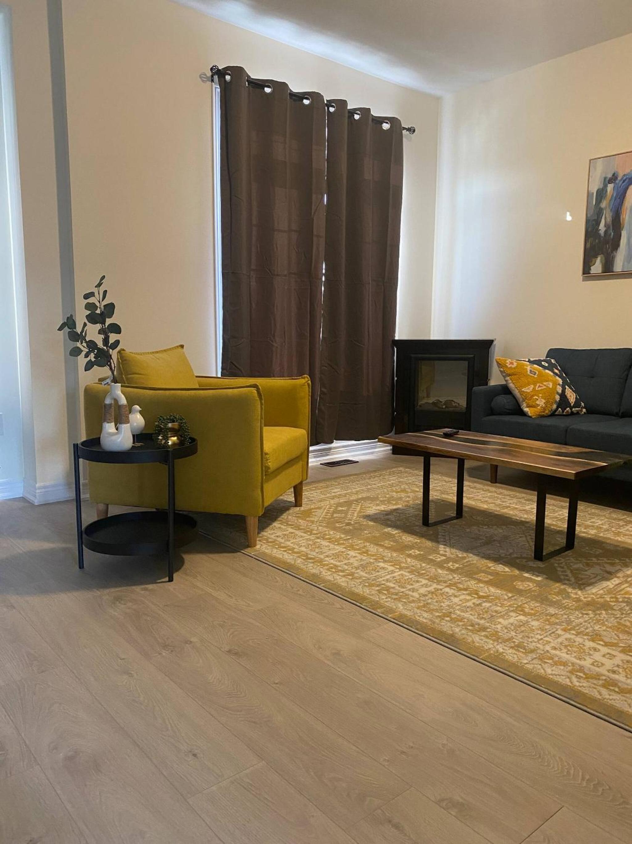 Luxurious town house with x2 Cars Garage no01