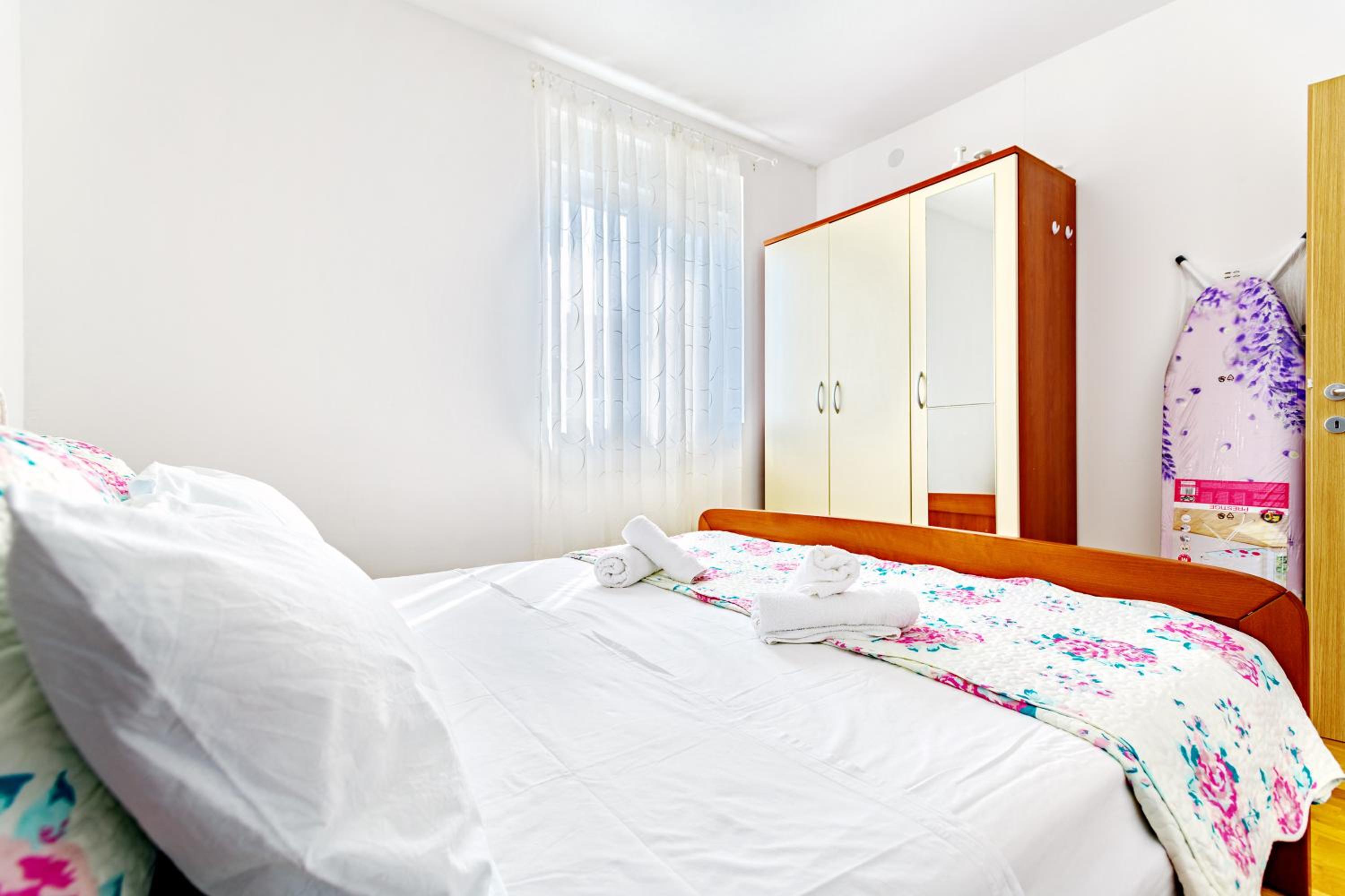 Modern apartment in peaceful area - Zadar view 4