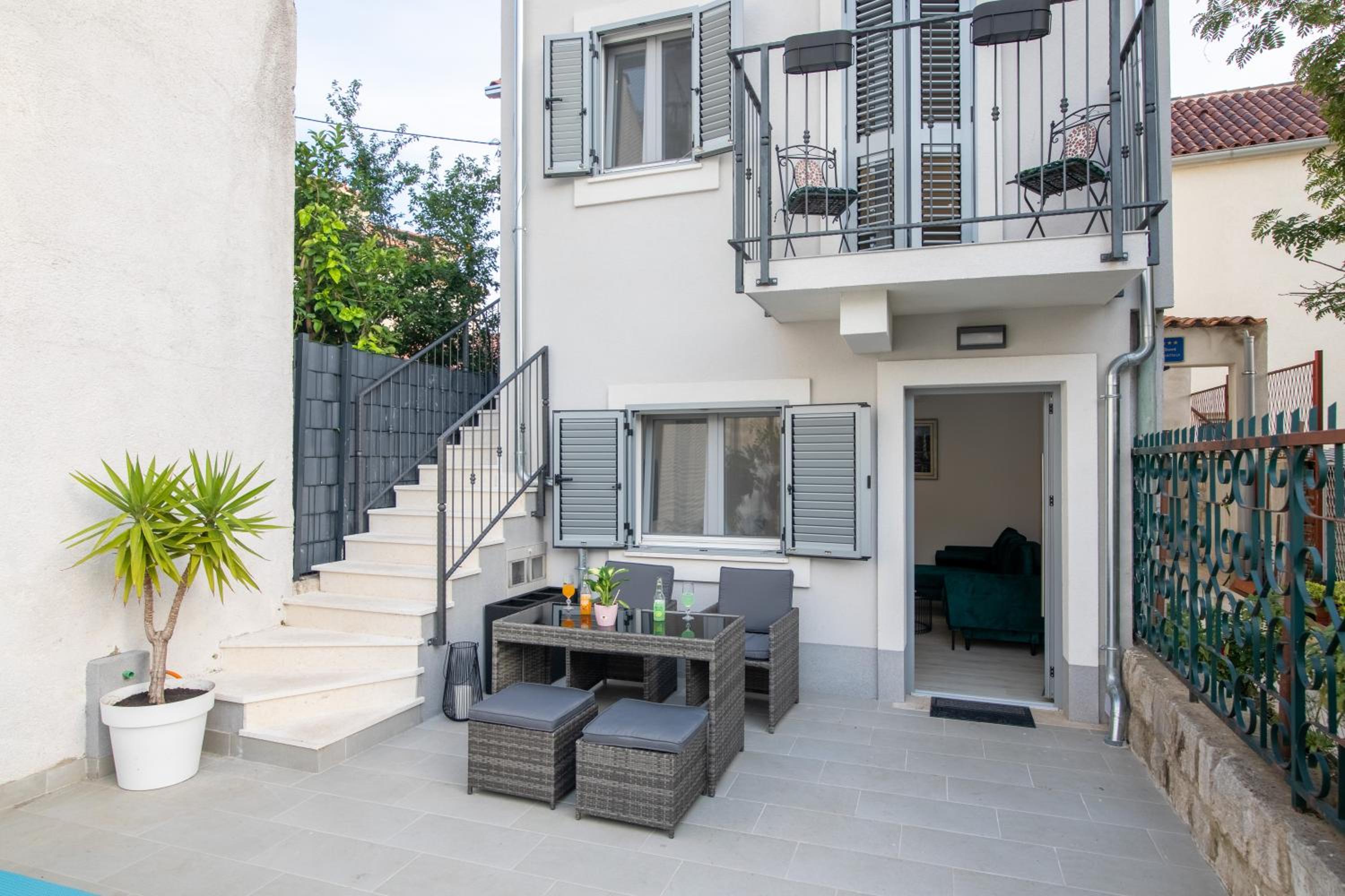 La casa Mia luxury apartment view 5