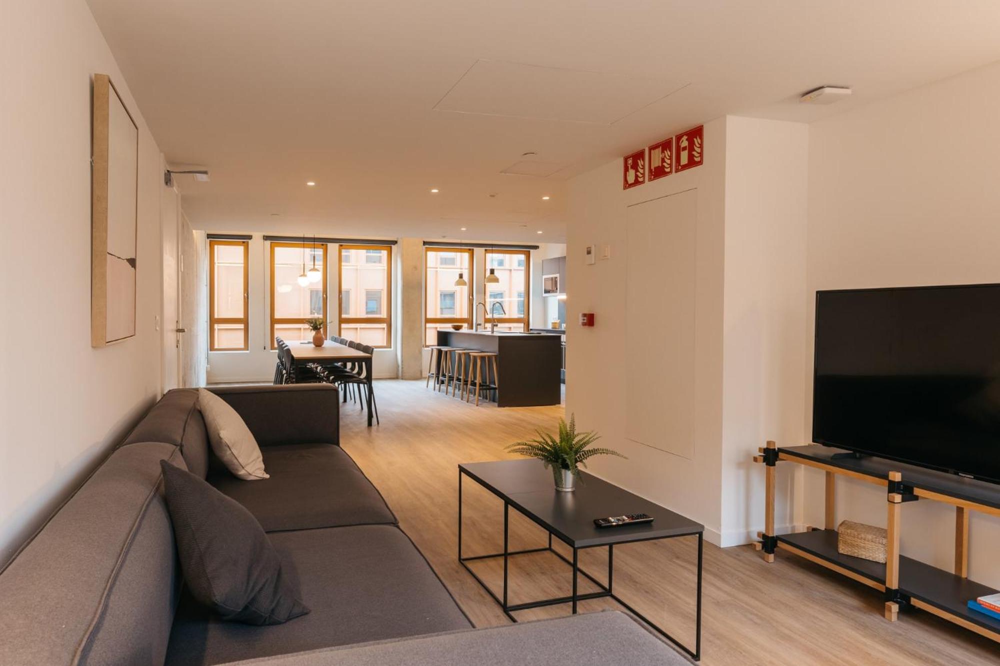 For Students Studying in Barcelona Only - Stunning Spacious Studios and Private Rooms at Pallars Student Accommodation