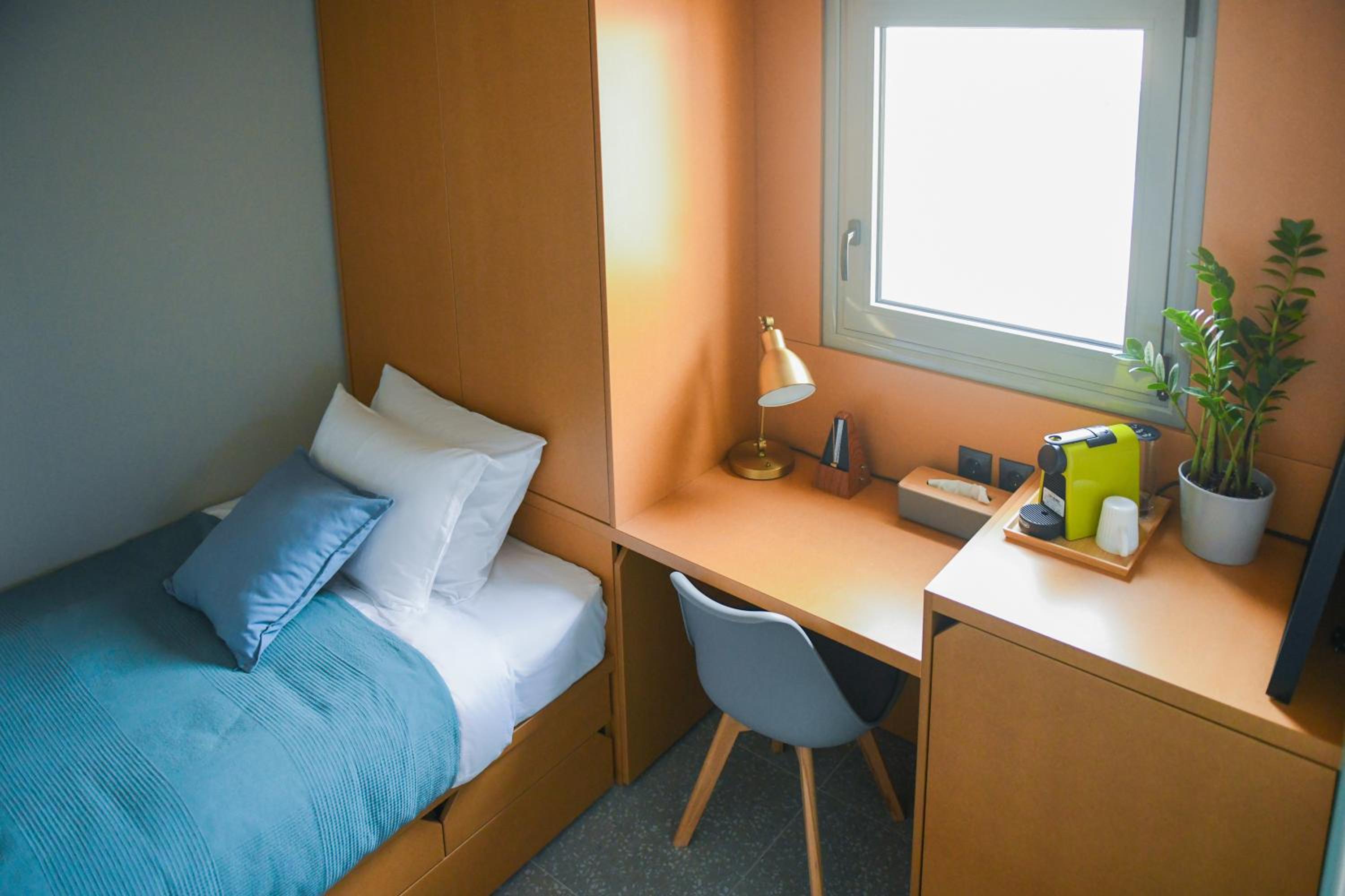 hotel room