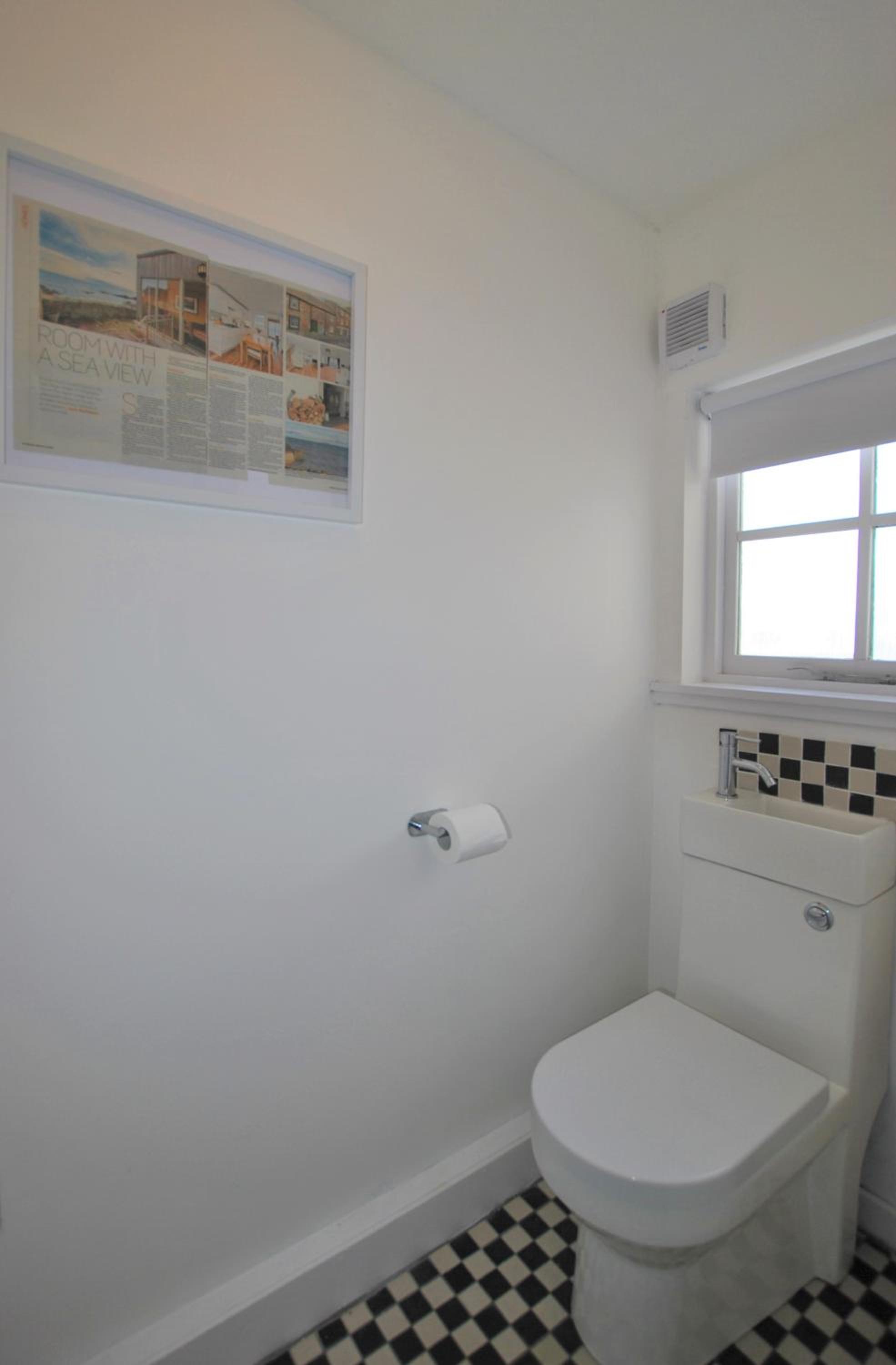 Aqua Vista- seafront cottage Cellardyke view 2