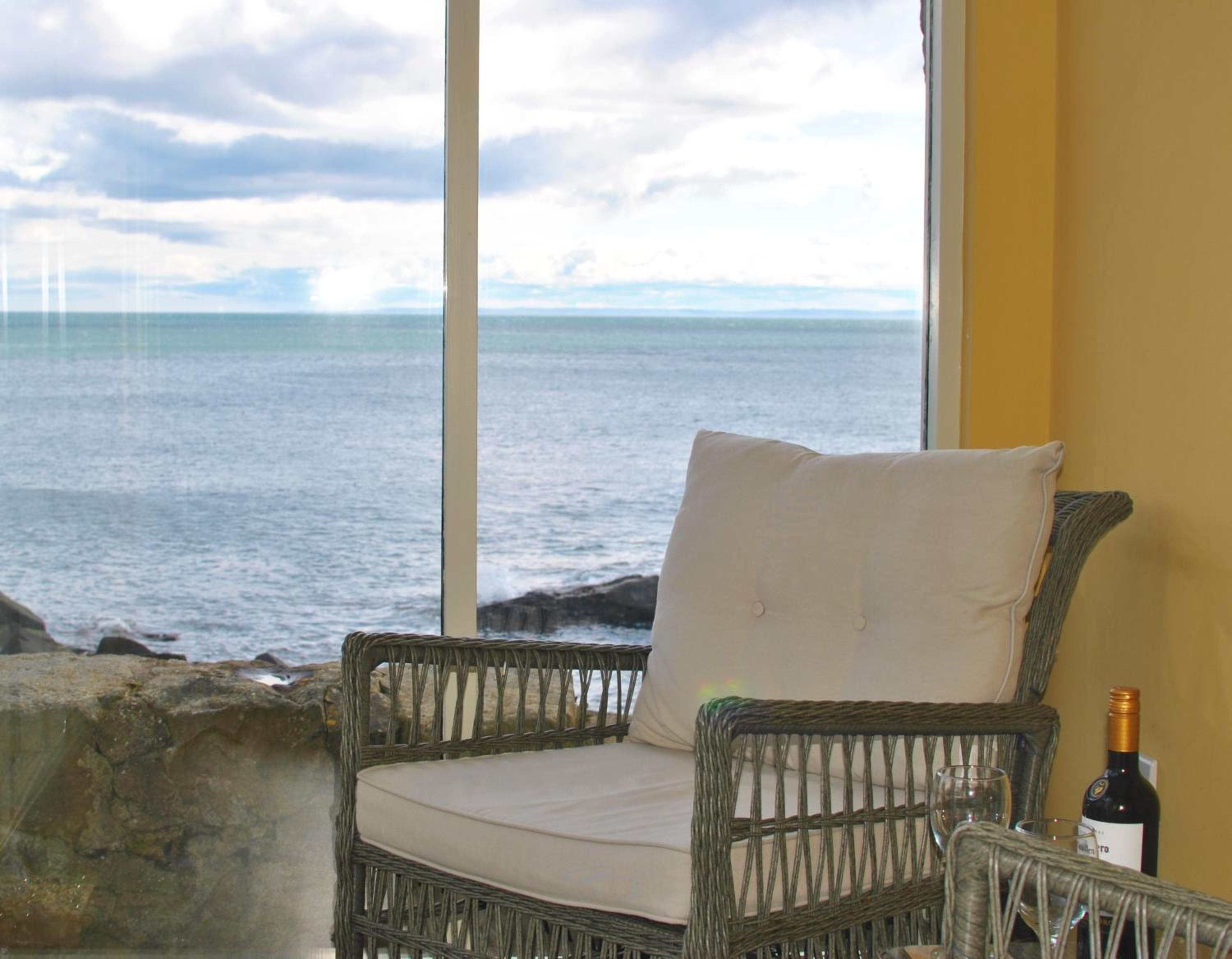 Aqua Vista- seafront cottage Cellardyke view 4