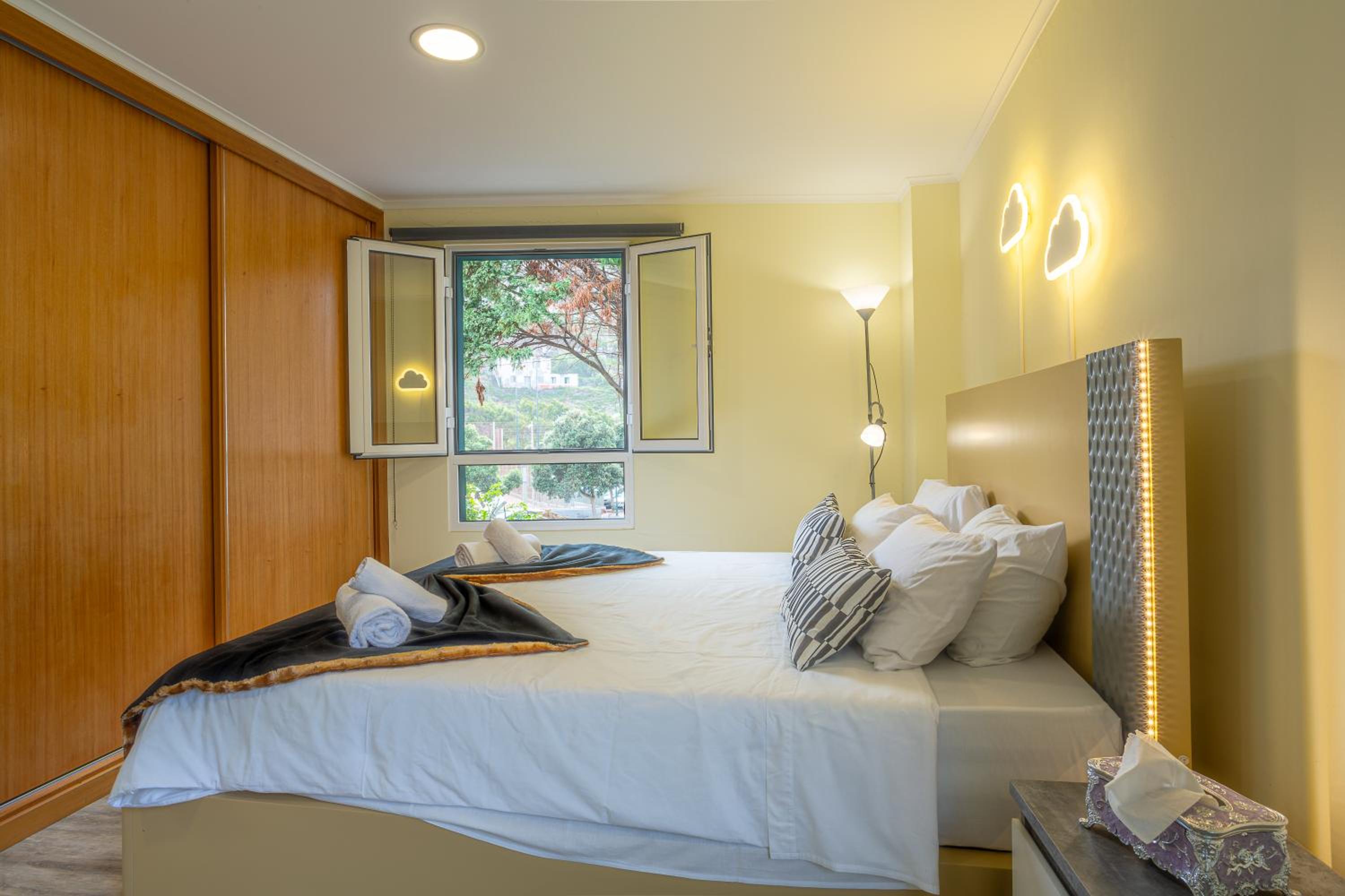 Mateus House - Porto da Cruz Center view 5