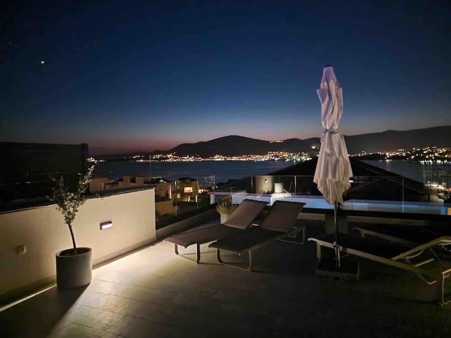 Apartment with pool and jacuzzi view 4