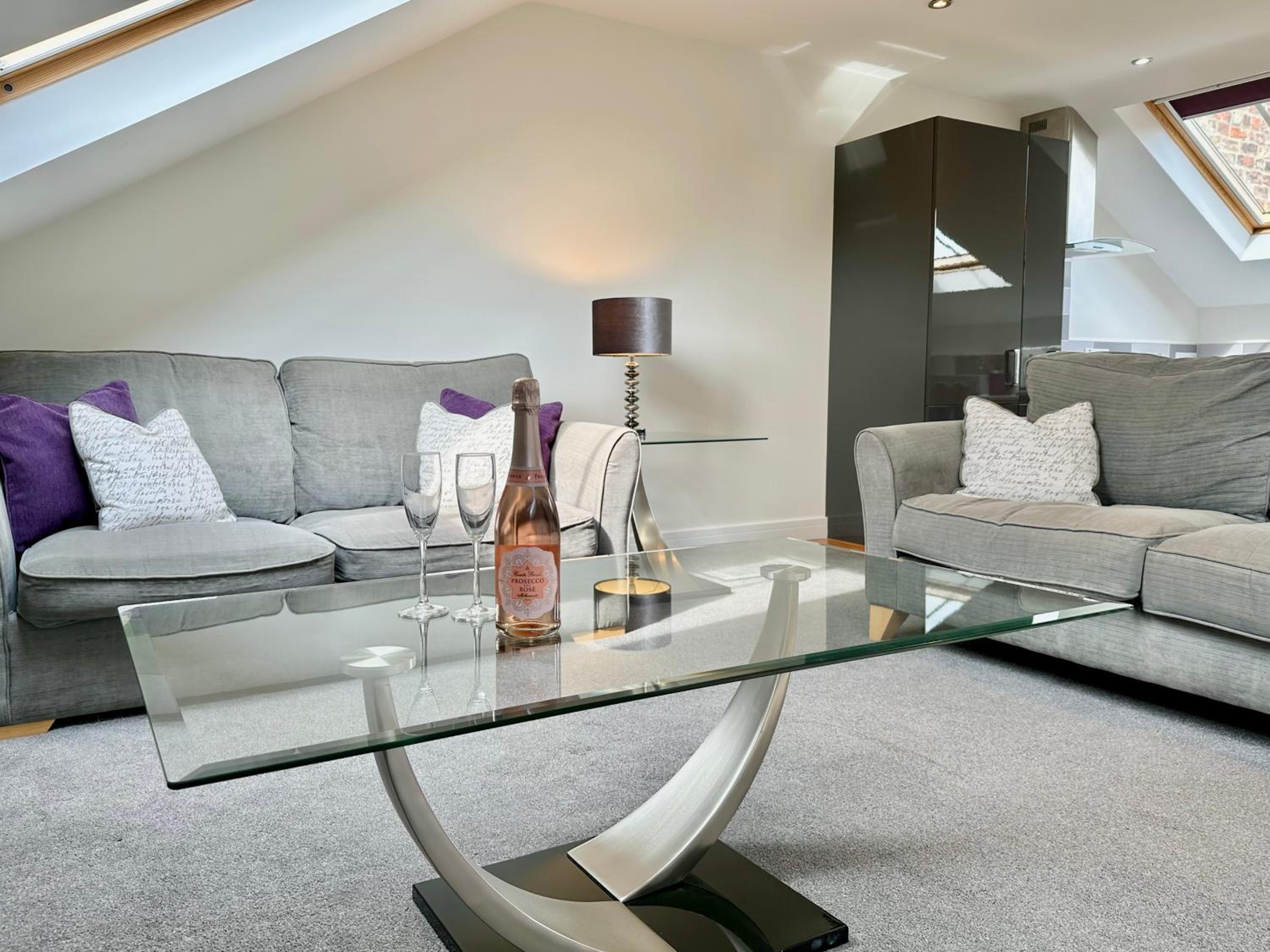 7 Bluebridge Court with Free Parking photo 3