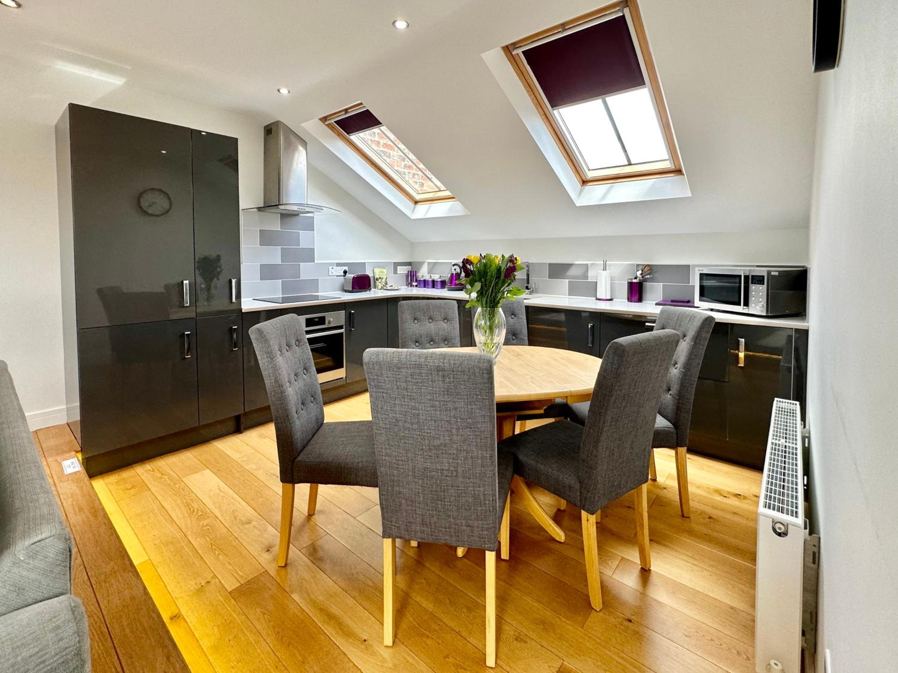 7 Bluebridge Court with Free Parking photo 5