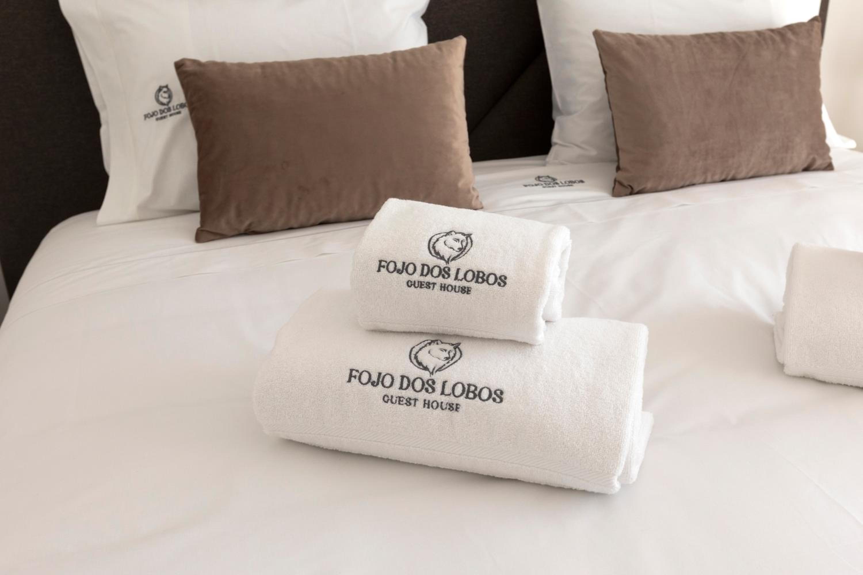 Guest House Fojo dos Lobos