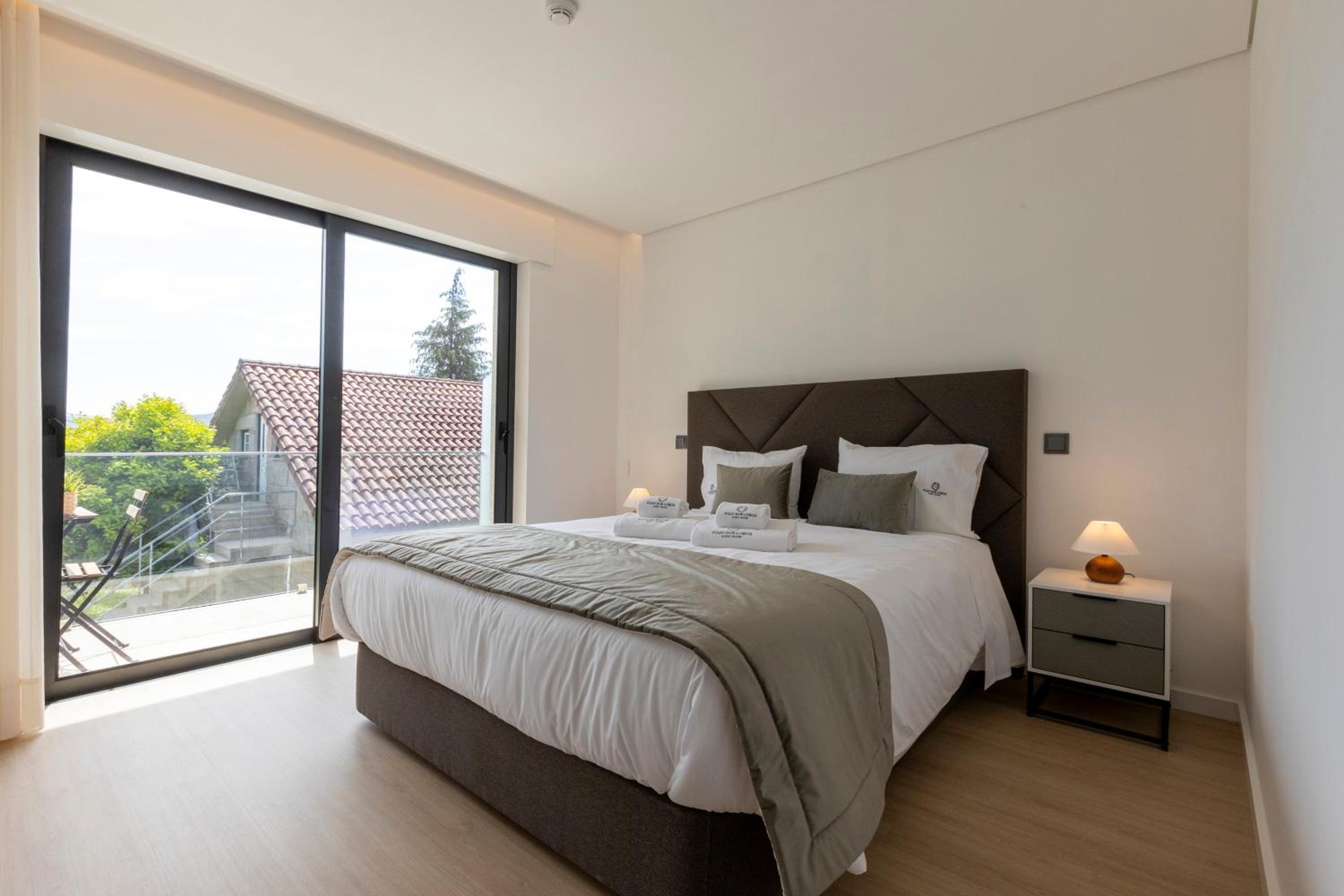 Guest House Fojo dos Lobos
