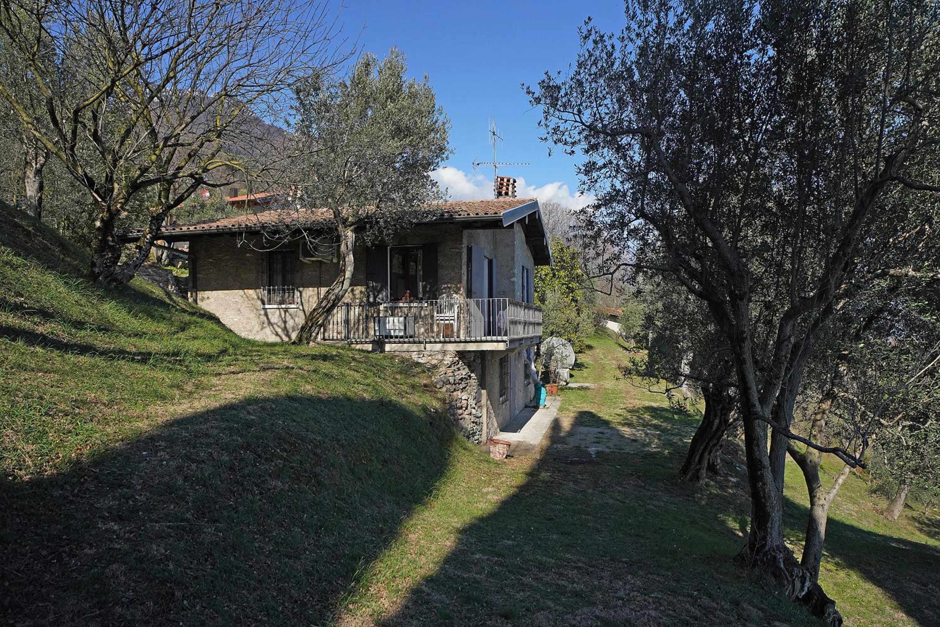 Ville in uliveto vista lago - VILLA CASALIVA view 5