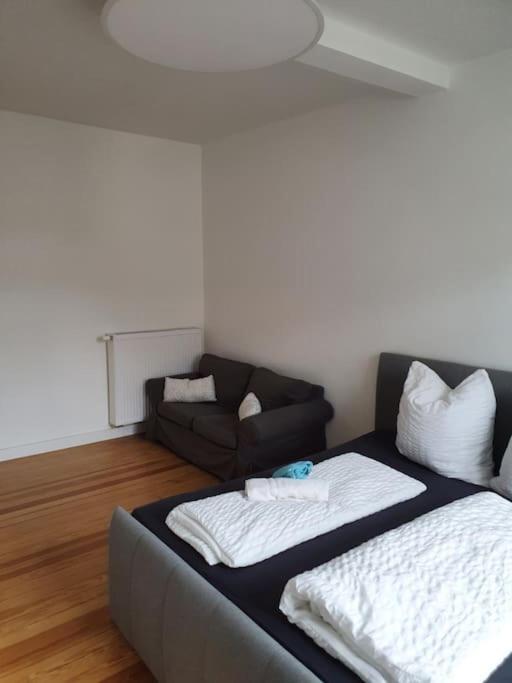 2.OG/Altbau-Wohnung top-saniert/4-Zimmer/Weststadt