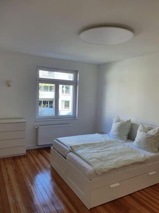 2.OG/Altbau-Wohnung top-saniert/4-Zimmer/Weststadt