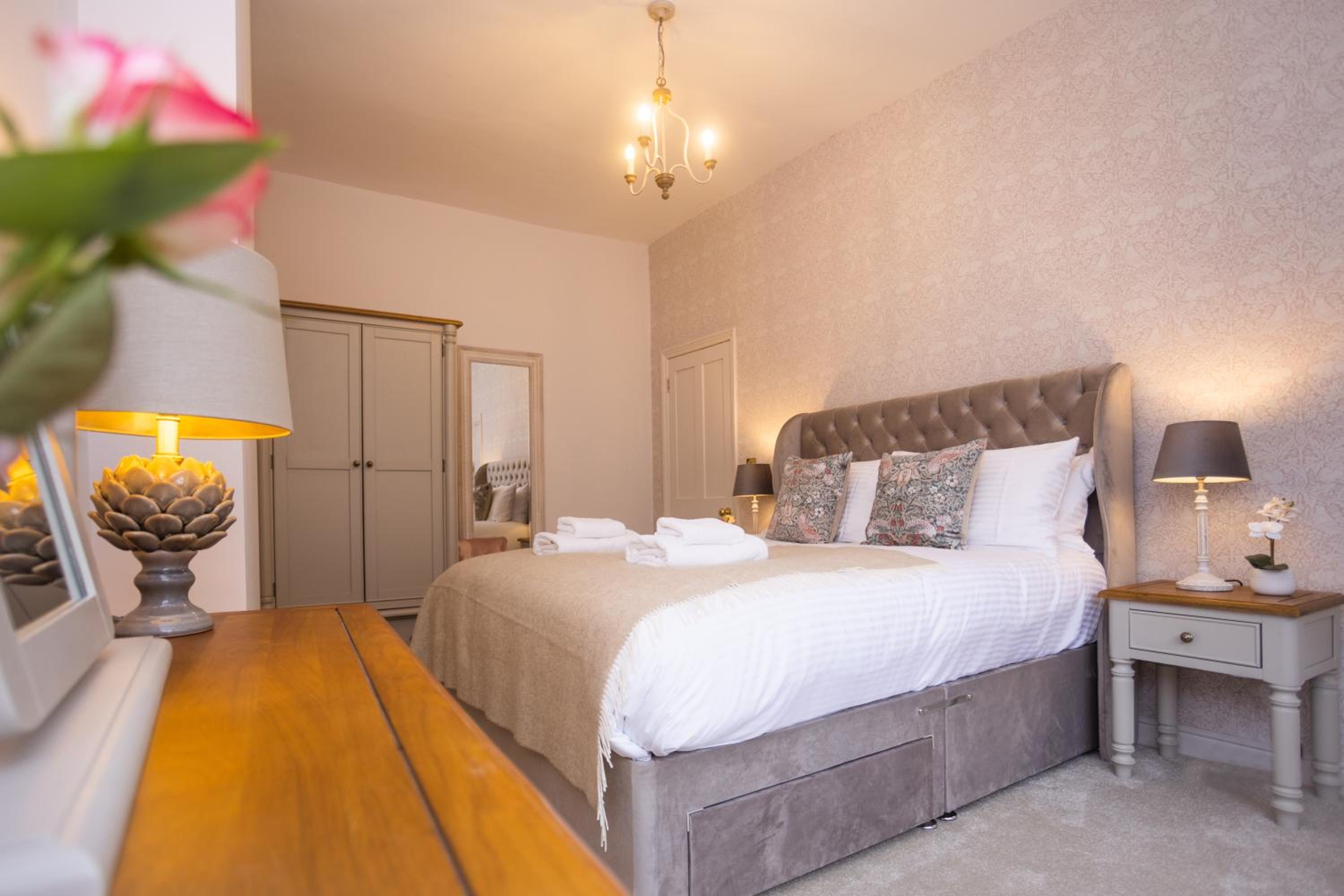 Historic City Centre Town House view 4