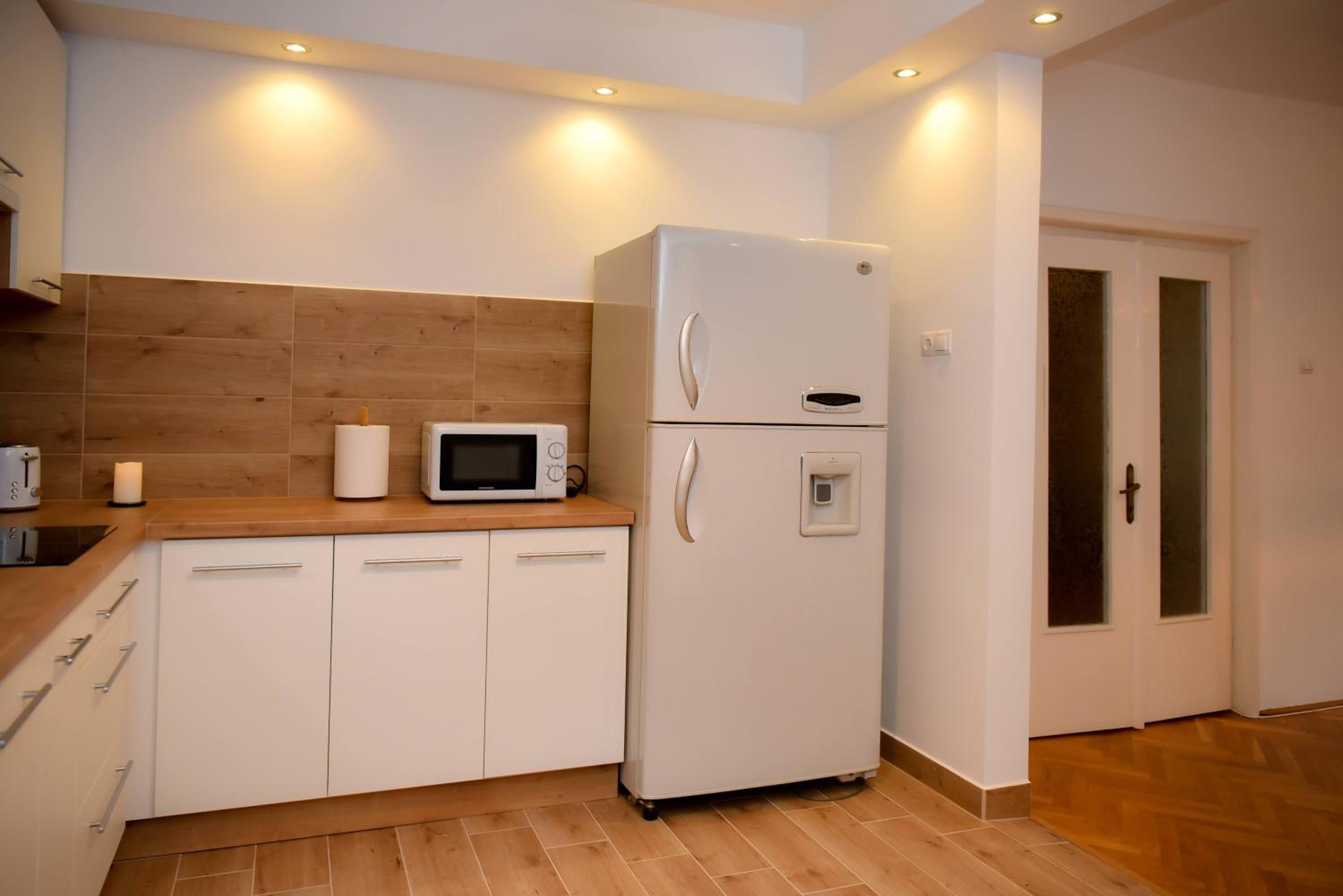 Silent House Sovata view 3