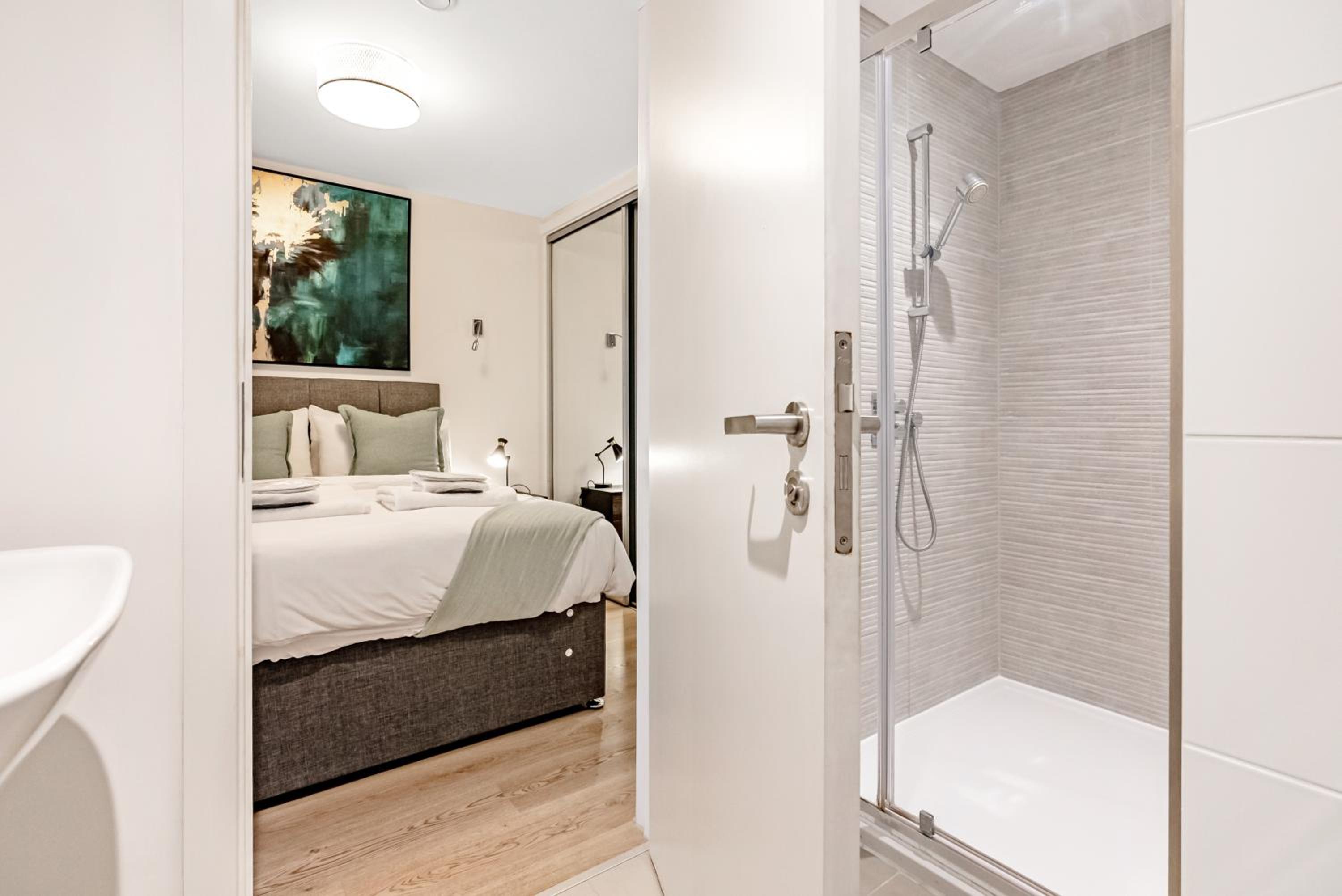 Tailored Stays - Central Cambridge, River Walk Apartments view 4