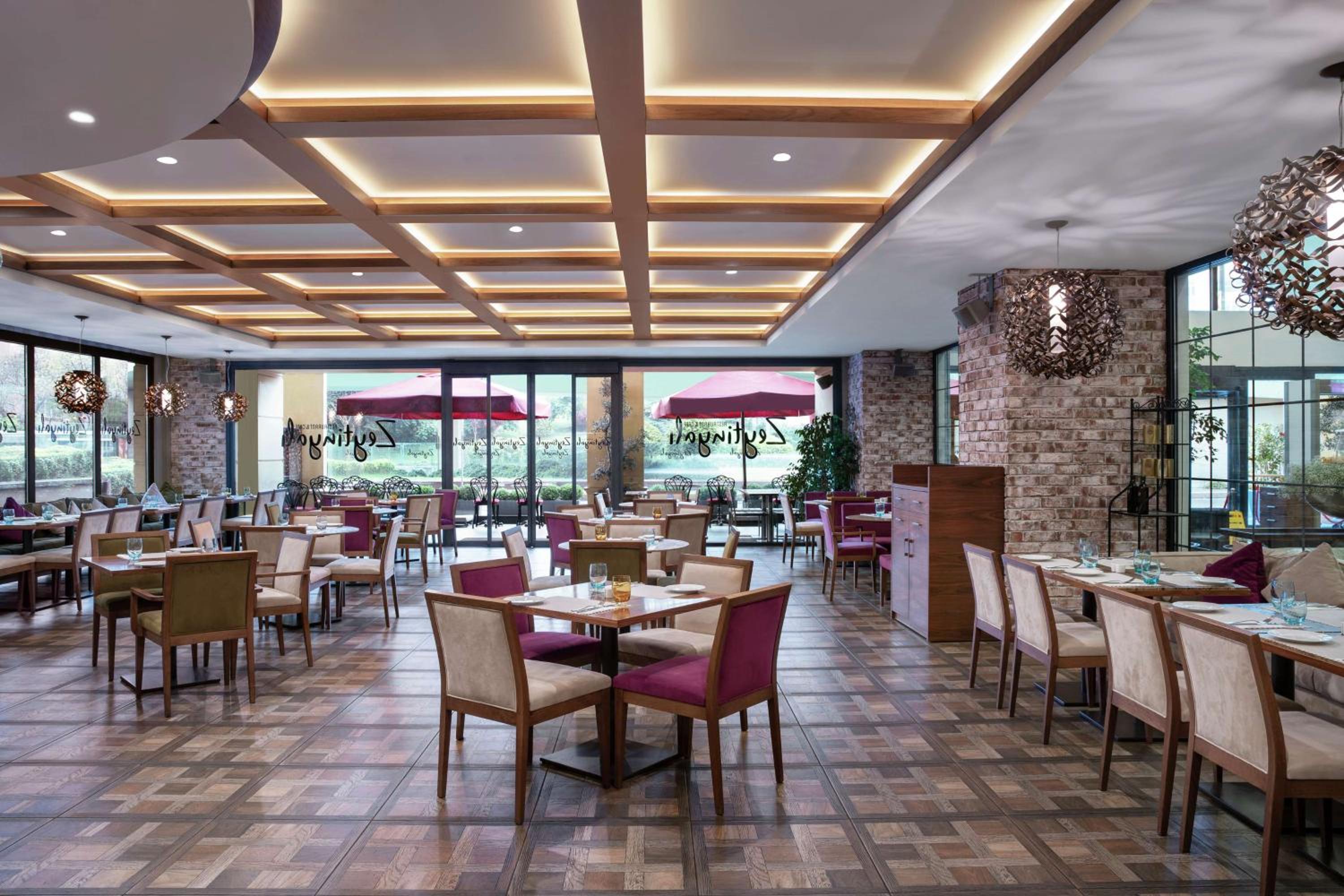 DoubleTree by Hilton İstanbul Esentepe - Image 5