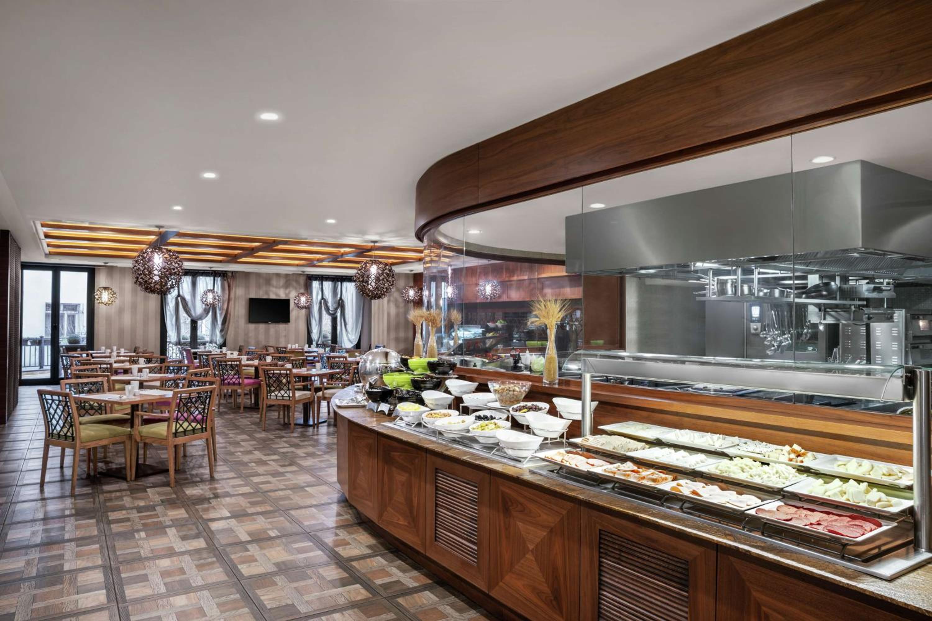DoubleTree by Hilton İstanbul Esentepe - Image 6