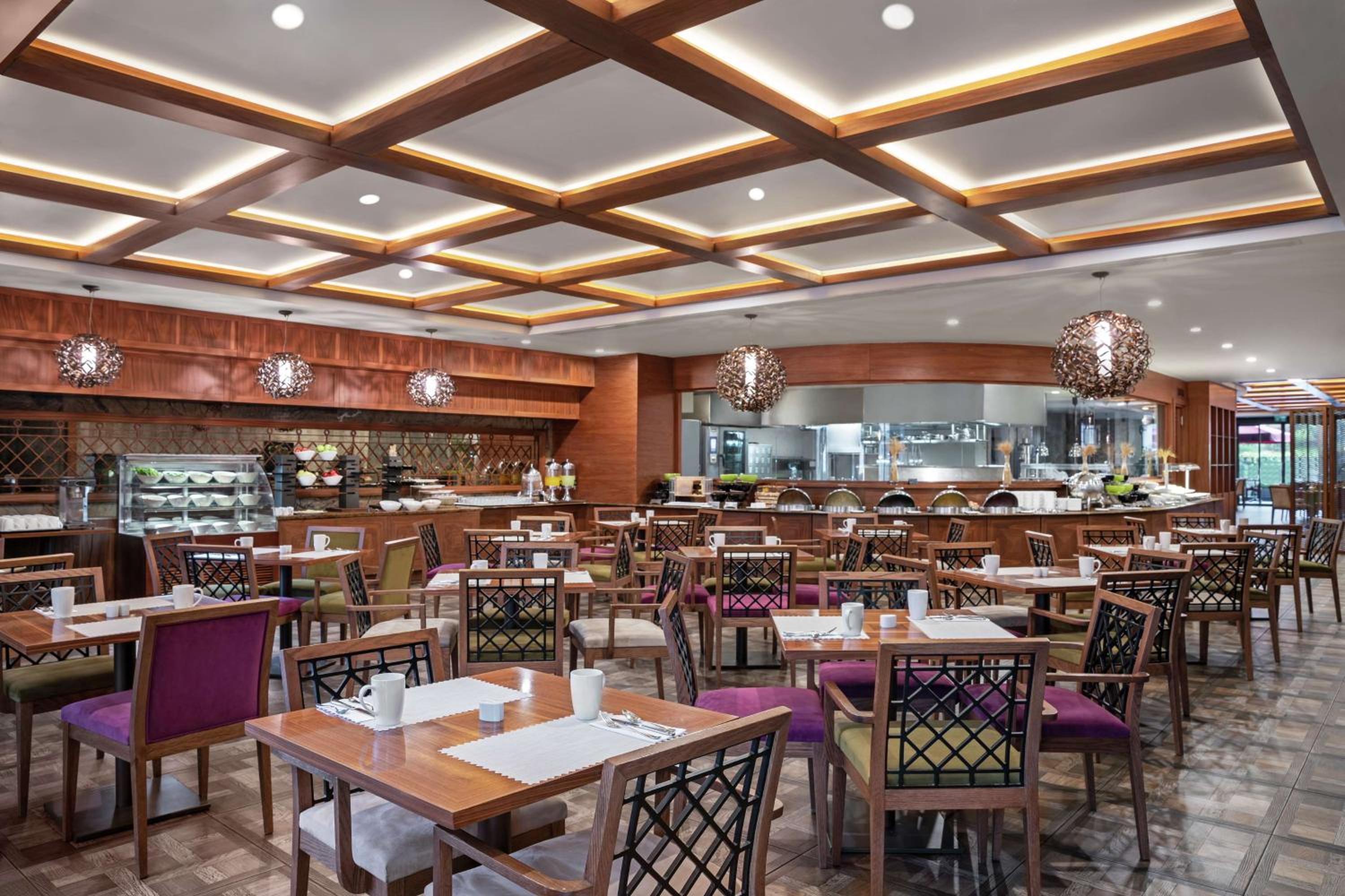 DoubleTree by Hilton İstanbul Esentepe - Image 7
