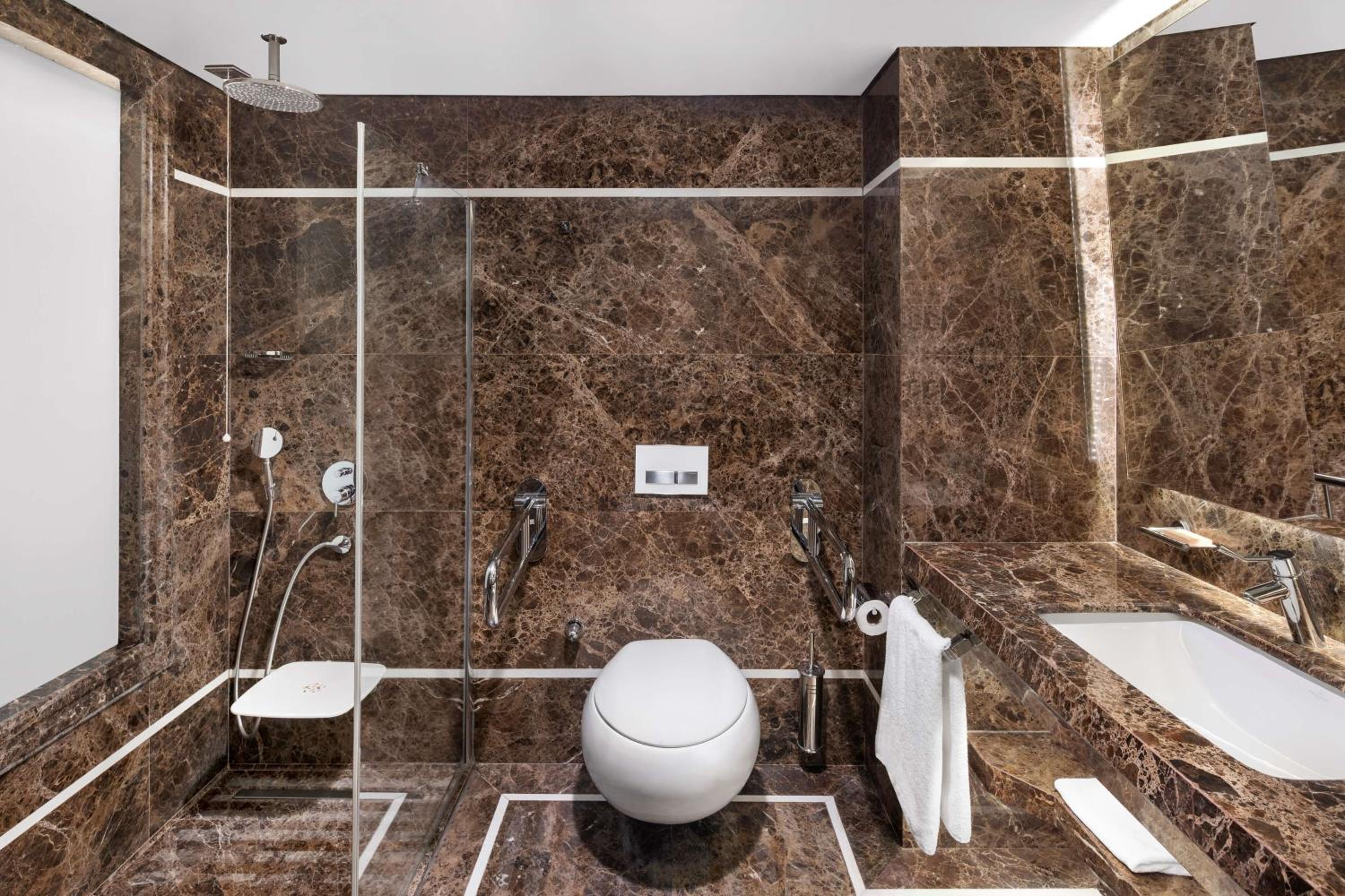 DoubleTree by Hilton İstanbul Esentepe - Image 64