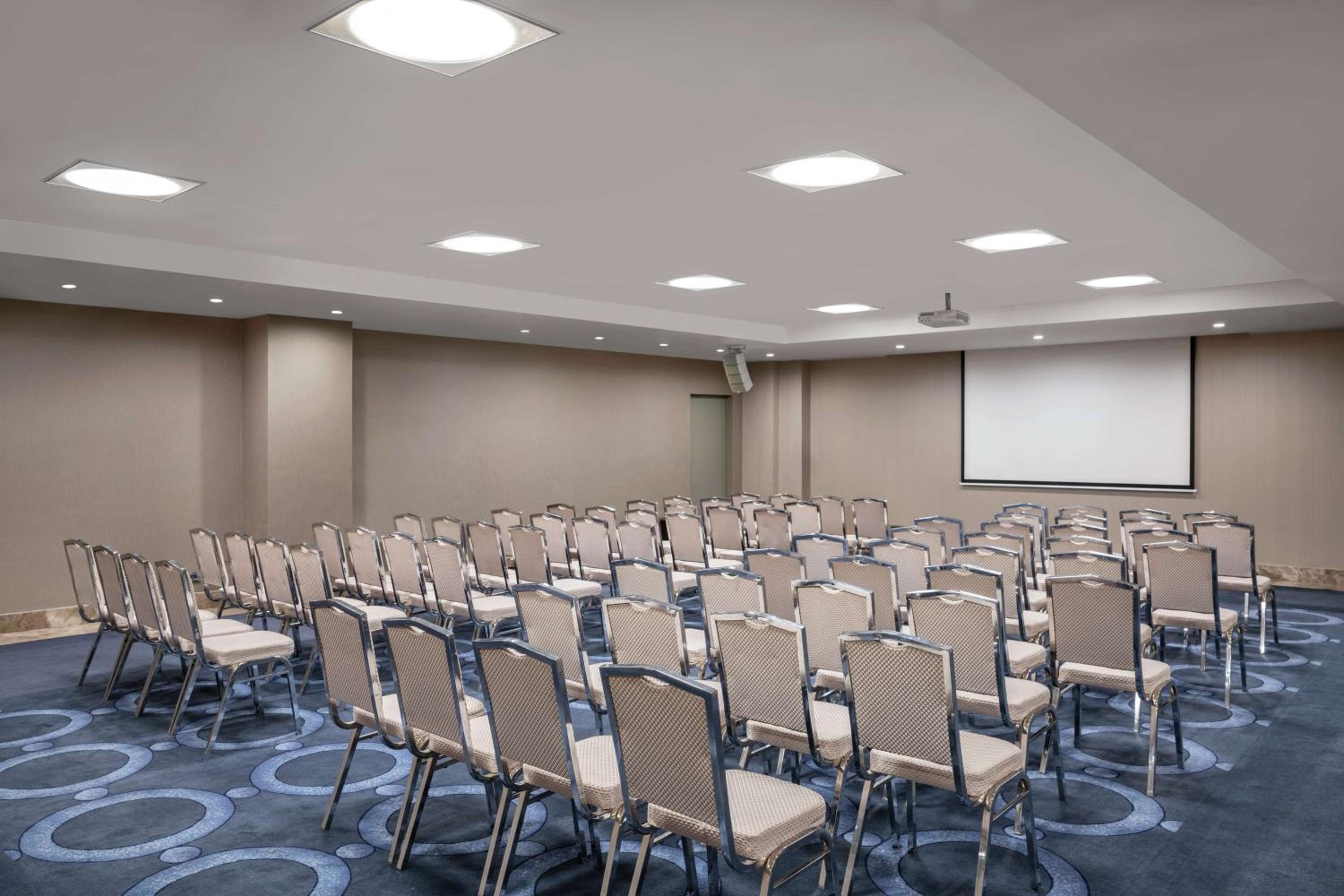 DoubleTree by Hilton İstanbul Esentepe - Image 49