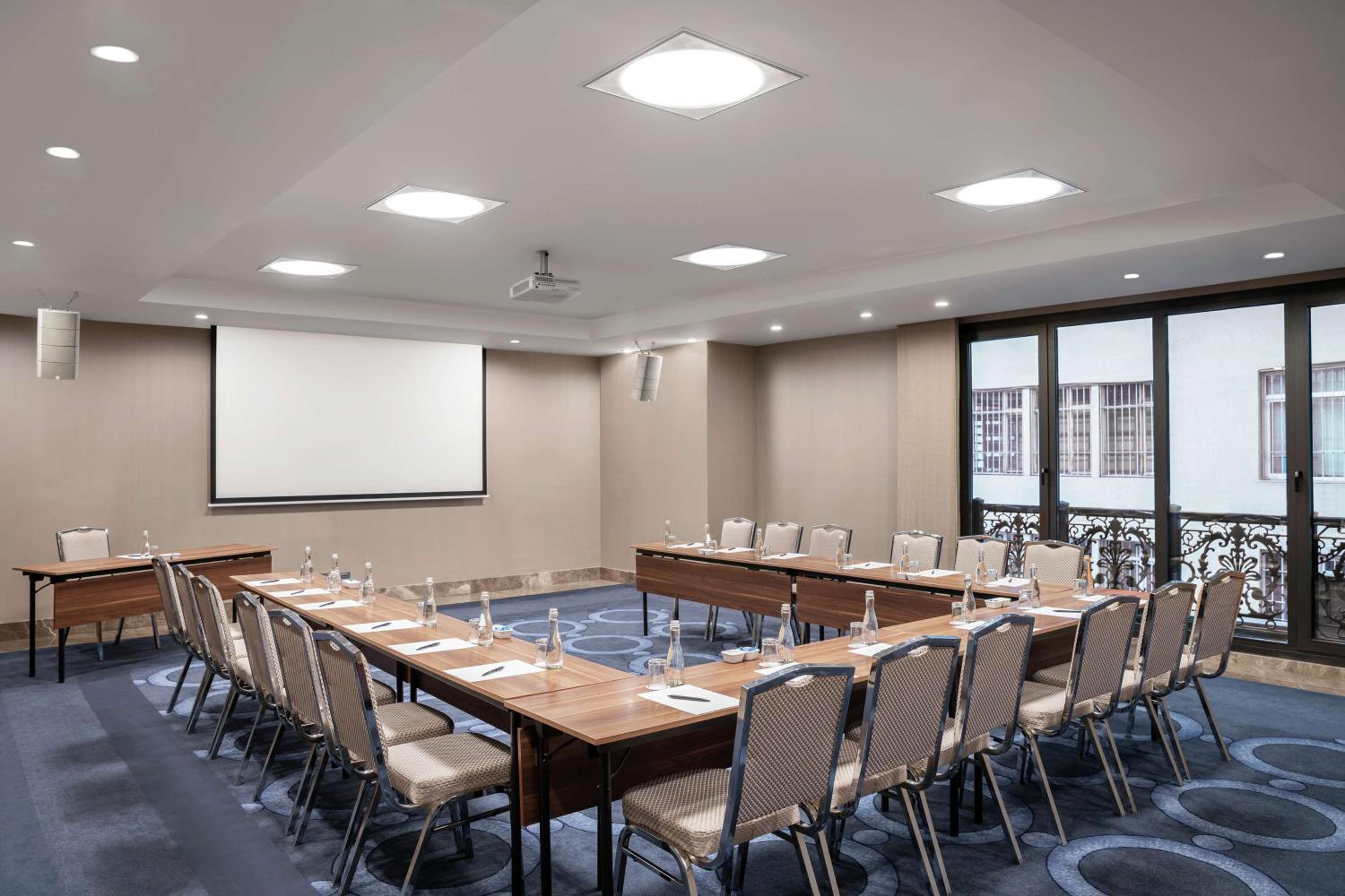 DoubleTree by Hilton İstanbul Esentepe - Image 72