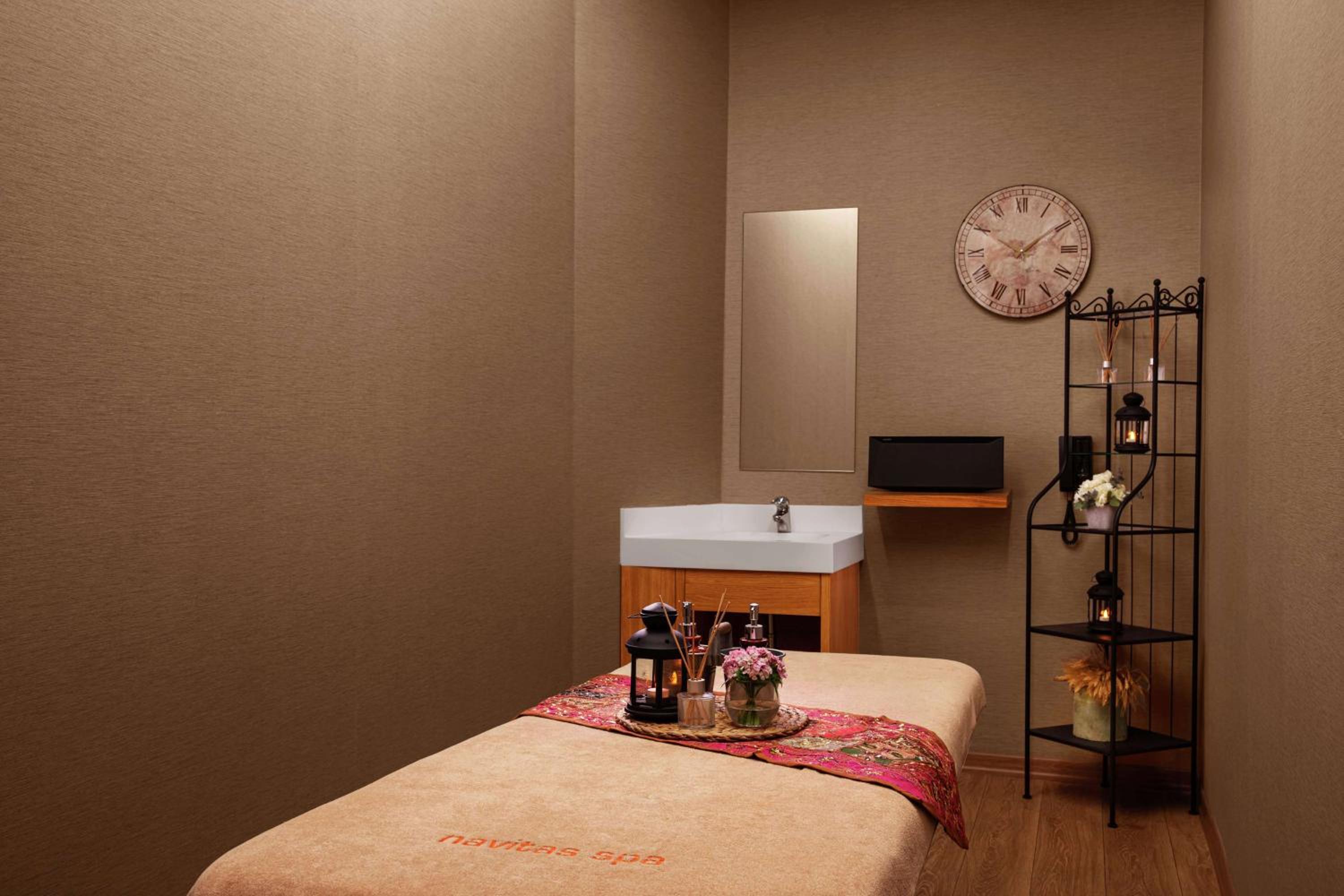DoubleTree by Hilton İstanbul Esentepe - Image 74