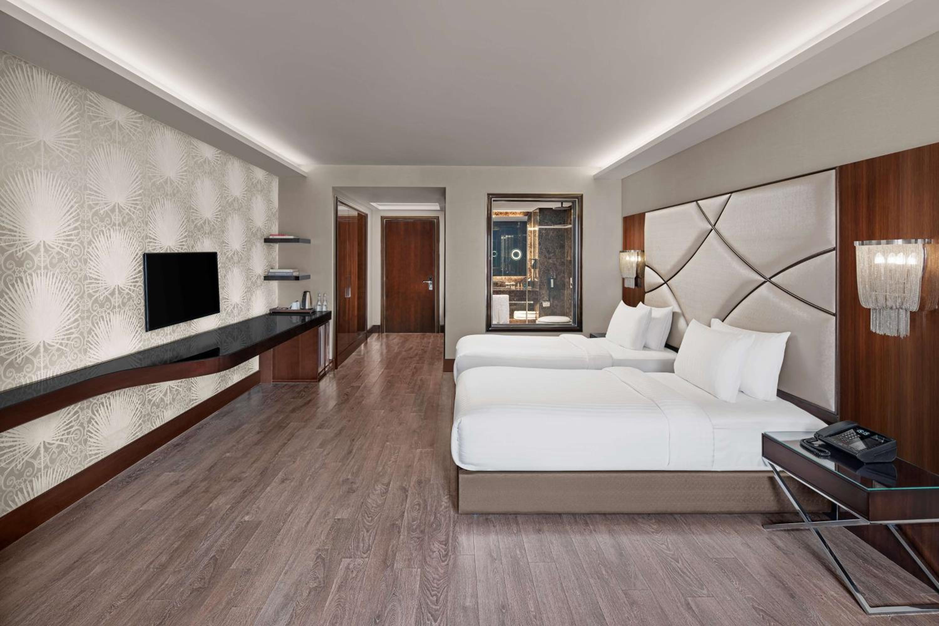 DoubleTree by Hilton İstanbul Esentepe - Image 80