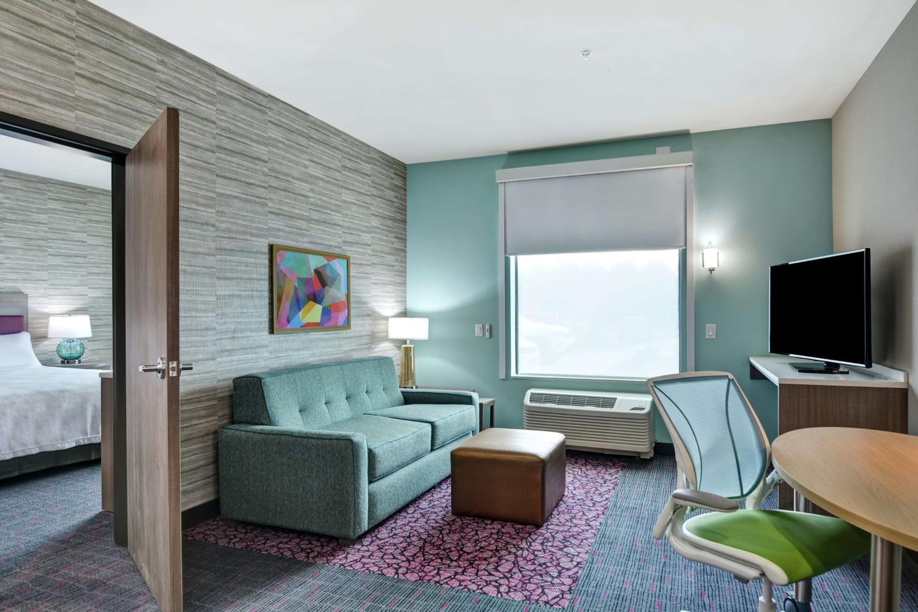 Pecos Vacations - Home2 Suites By Hilton Pecos Tx - Property Image 2