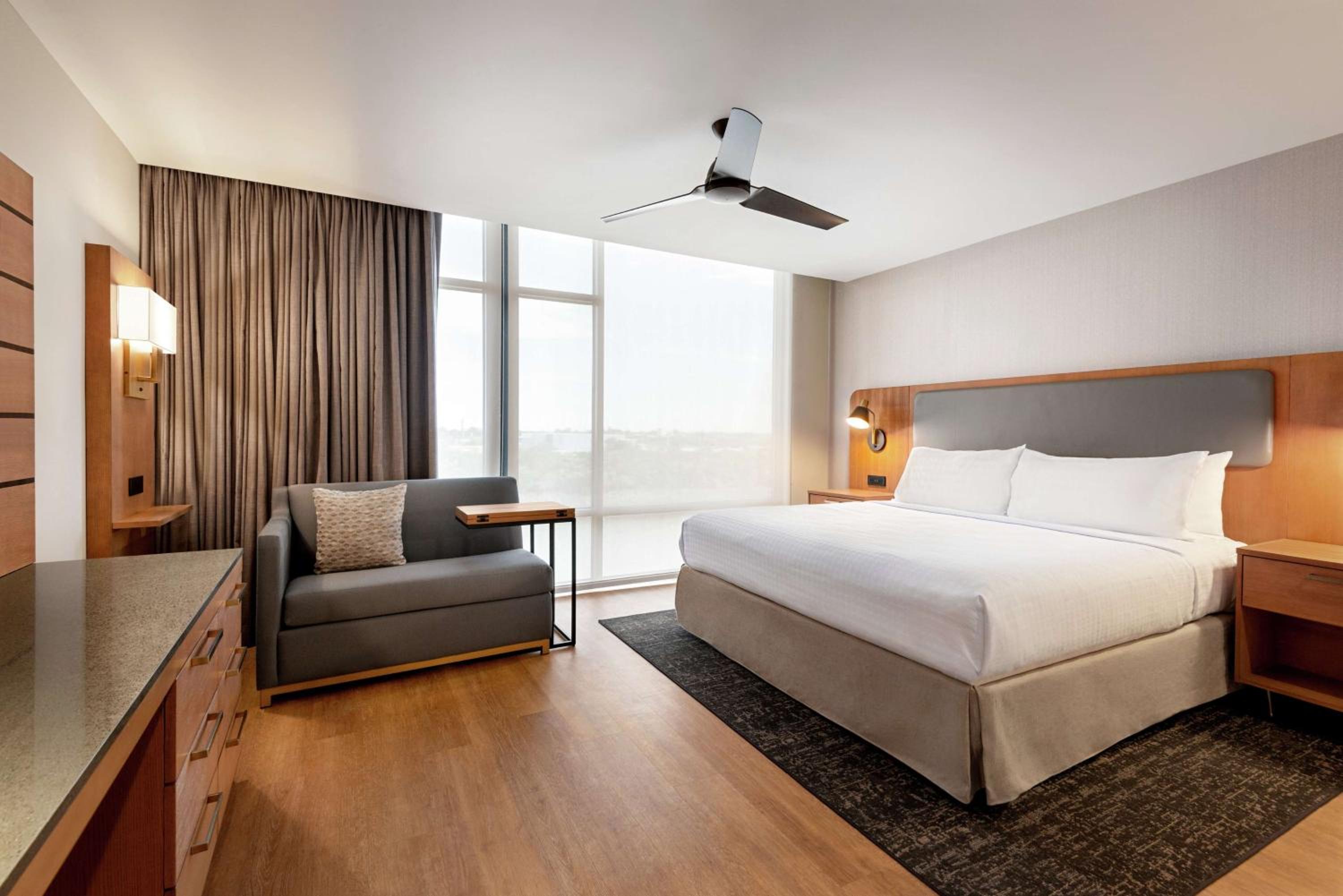 Wilmington Vacations - Homewood Suites By Hilton Wilmington Downtown - Property Image 9