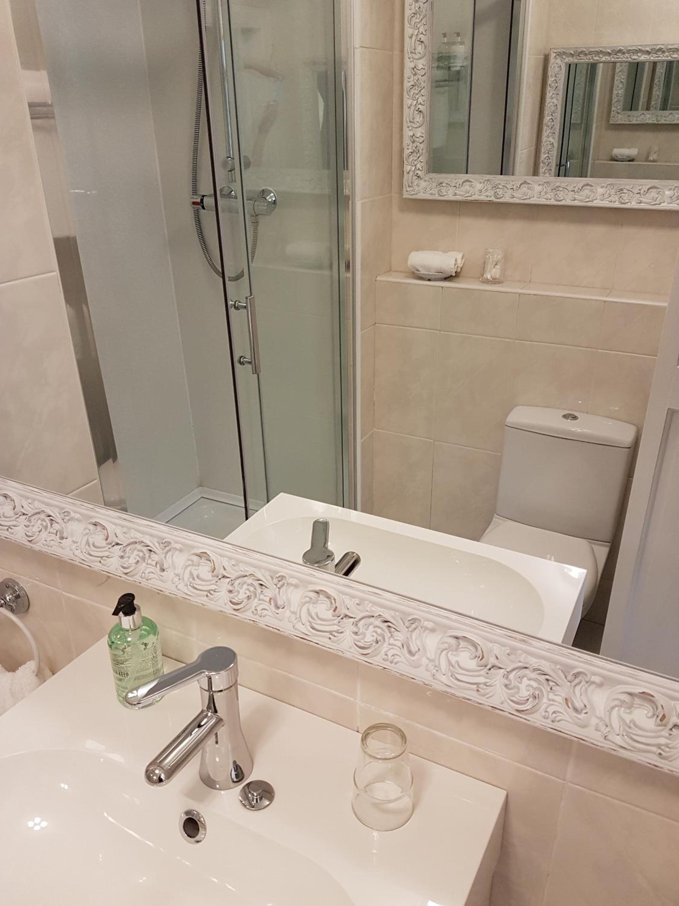 Barony House 5 Star Boutique BK Direct