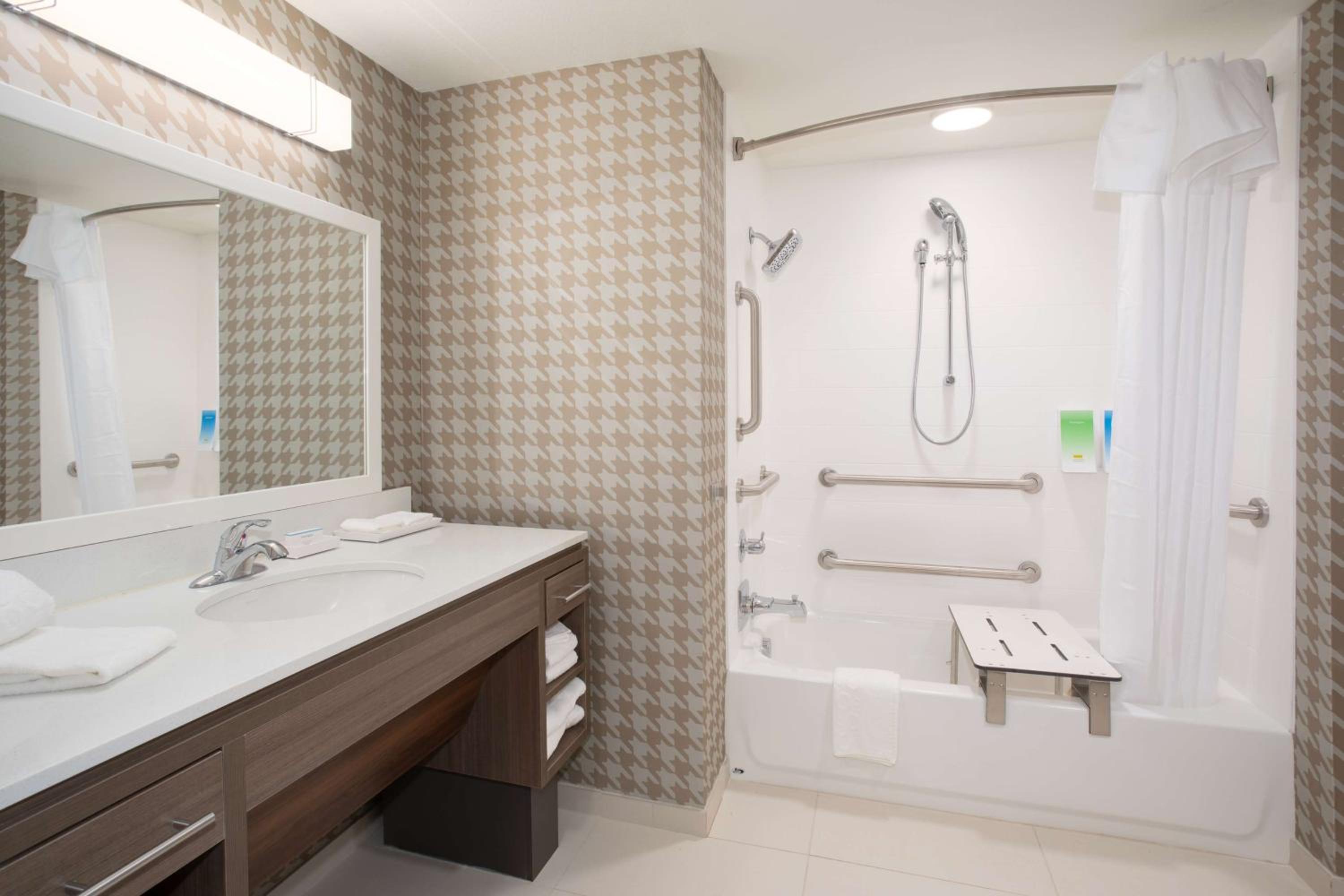 Omaha Vacations - Home2 Suites By Hilton Omaha Un Medical Ctr Area - Property Image 4