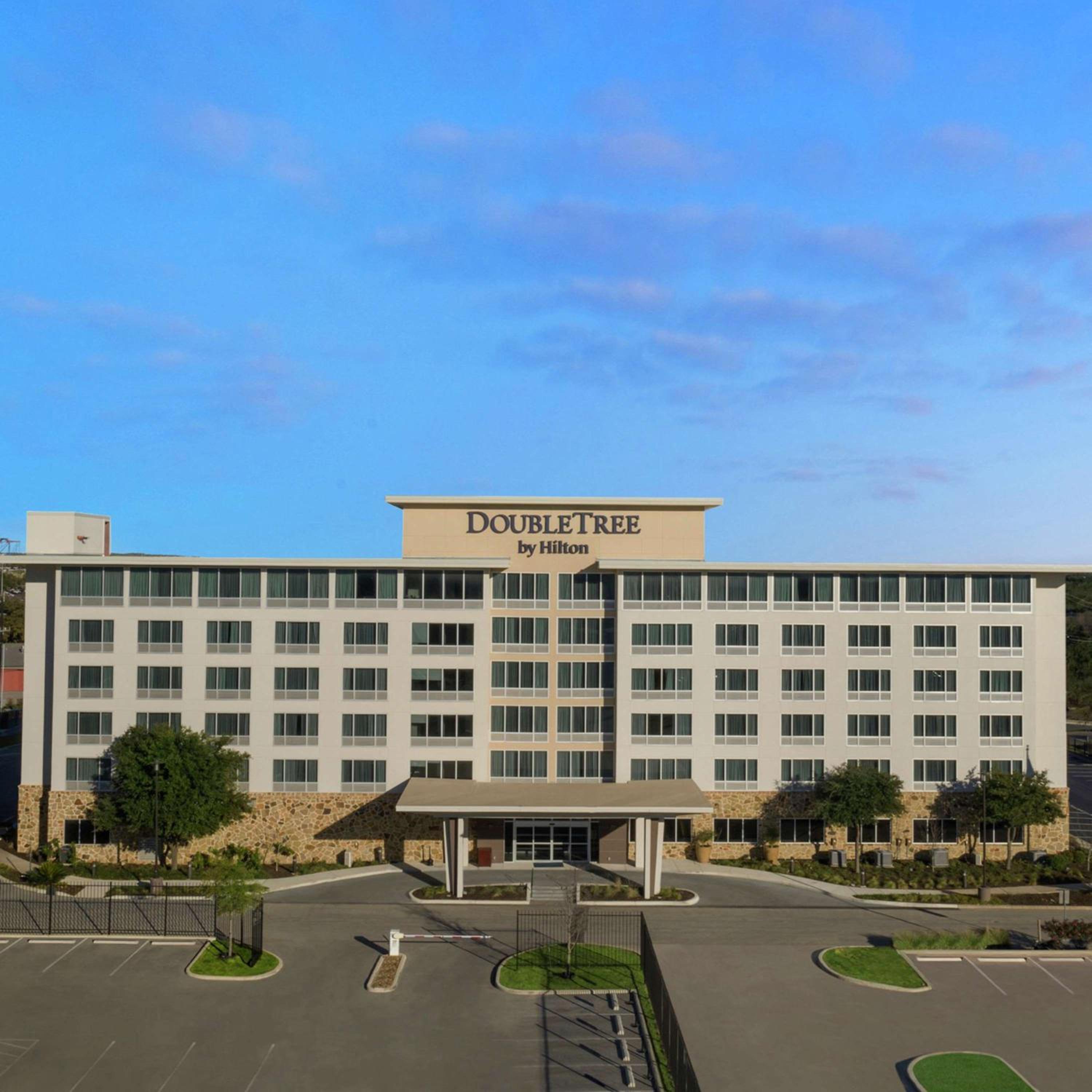 Hotel DoubleTree by Hilton San Antonio Northwest - La Cantera - Image 1
