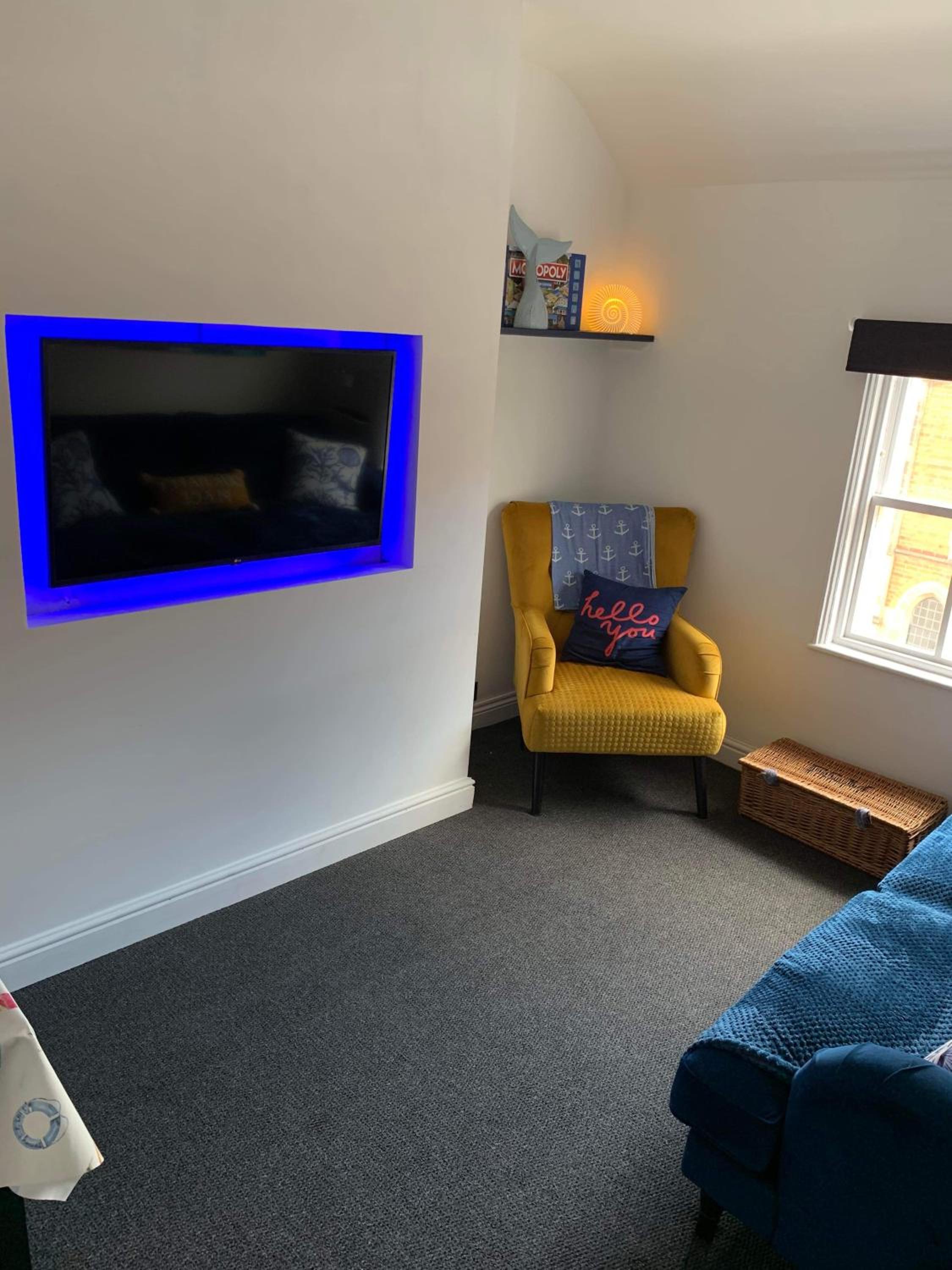 Granby House Holiday Apartments, Apartment 3, in the Old Town, SEA AND CASTLE VIEWS 5 minutes walk to South Bay Beach view 2