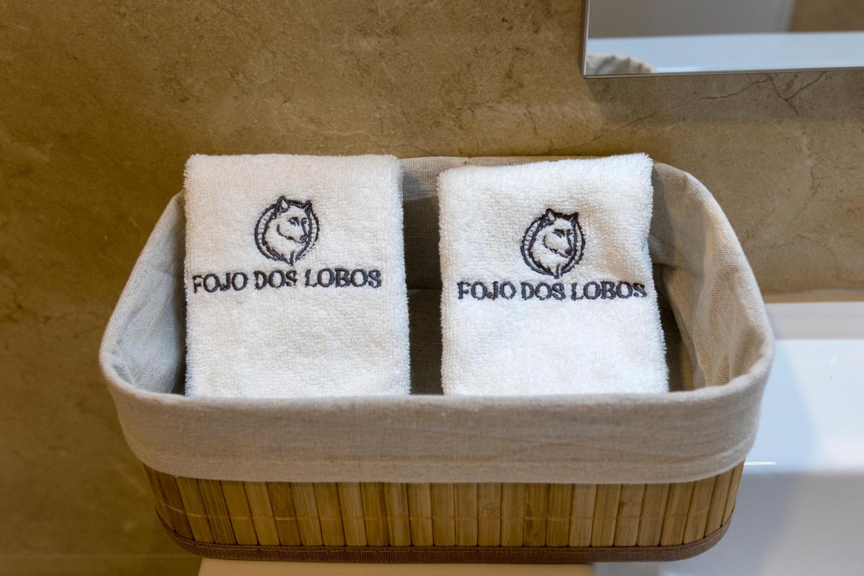 Guest House Fojo dos Lobos
