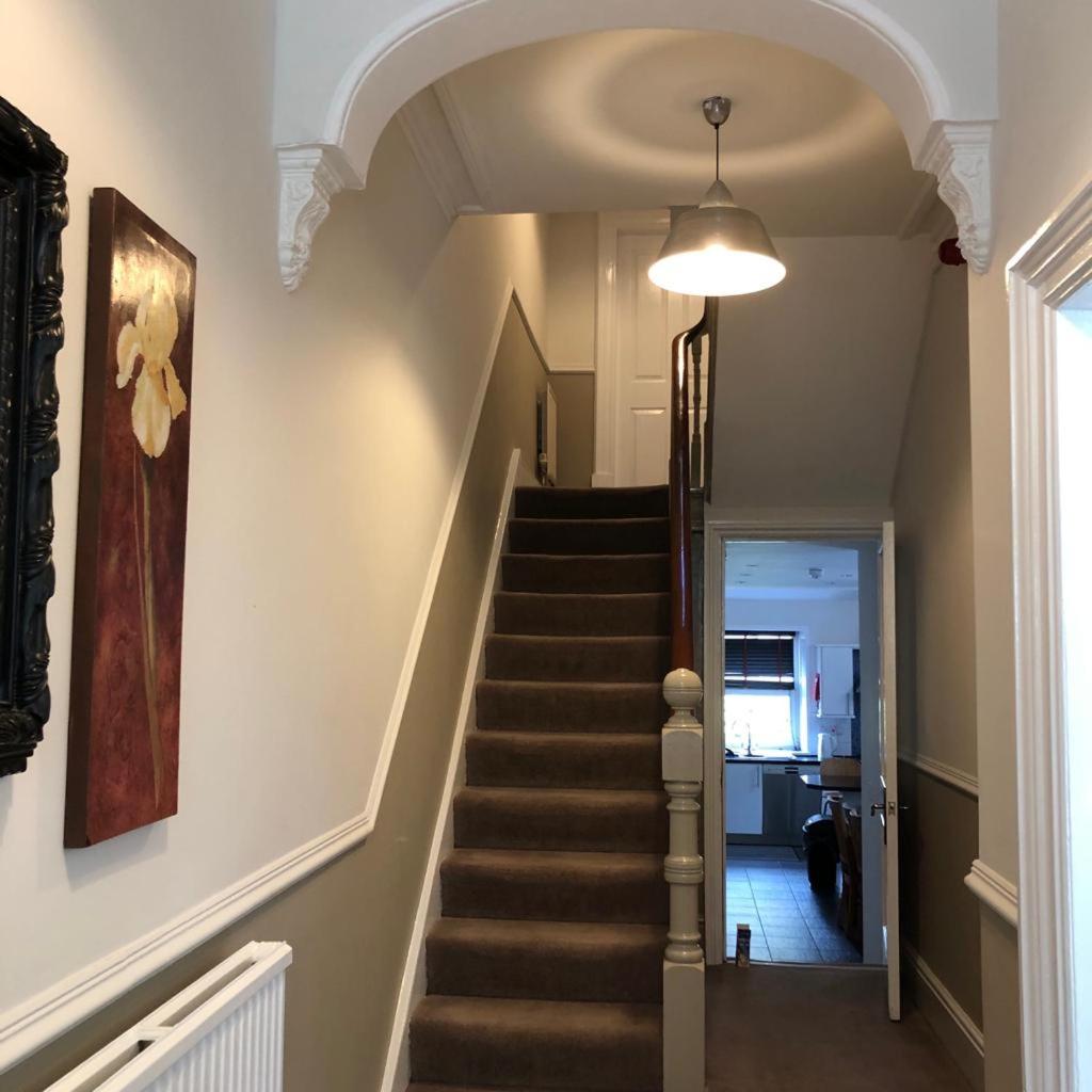 Comfy big 7 bedroom townhouse view 4