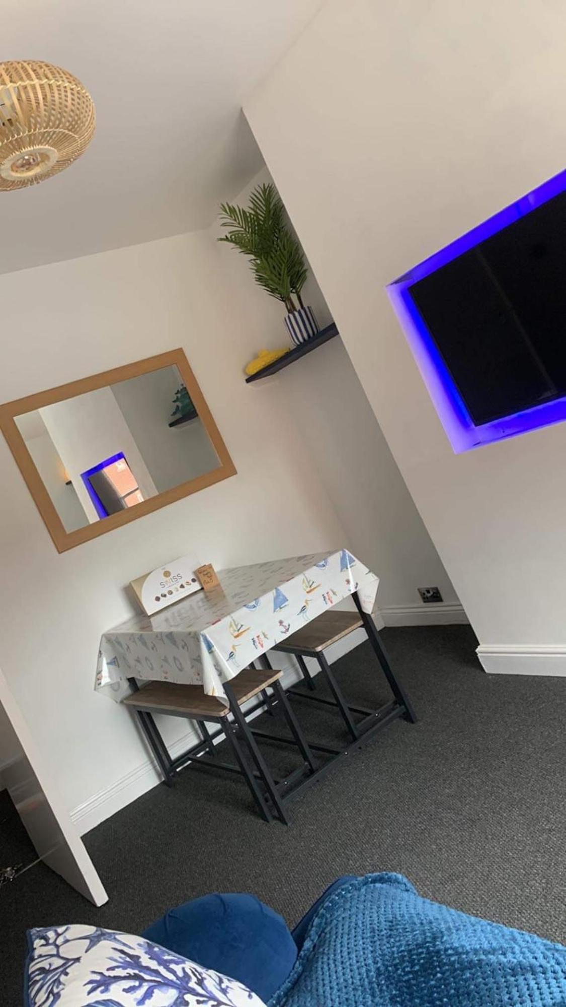 Granby House Holiday Apartments, Apartment 3, in the Old Town, SEA AND CASTLE VIEWS 5 minutes walk to South Bay Beach view 4