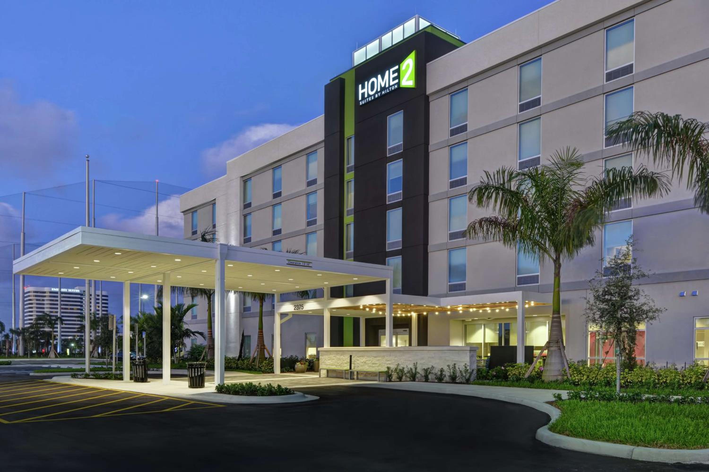 Hotel Home2 Suites By Hilton West Palm Beach Airport - Image 1