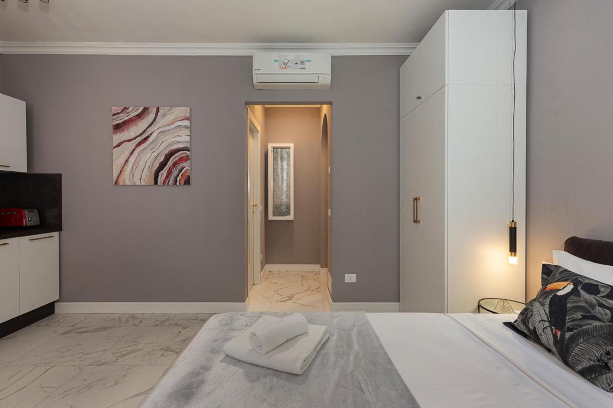 Emerald Suites
