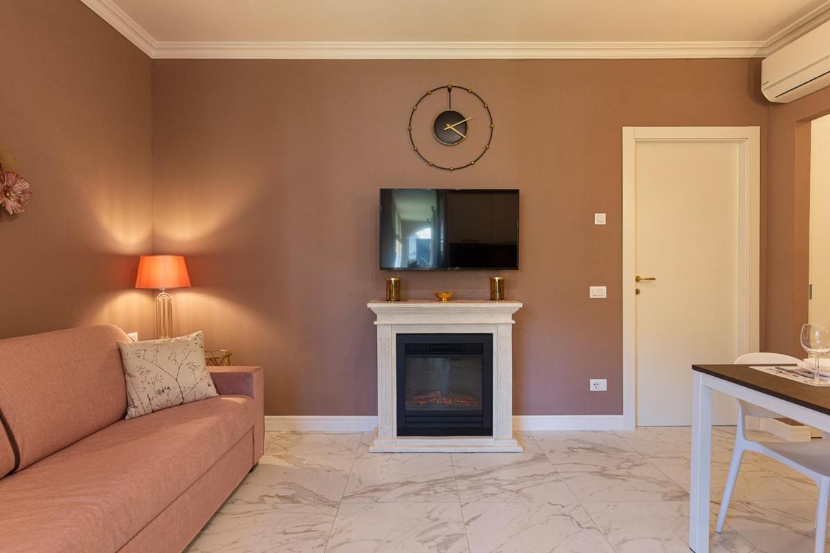 Emerald Suites