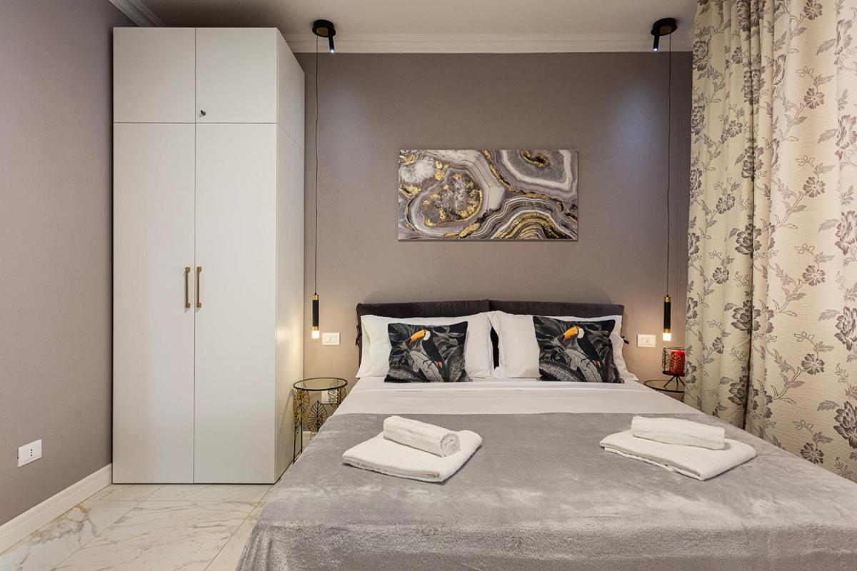 Emerald Suites