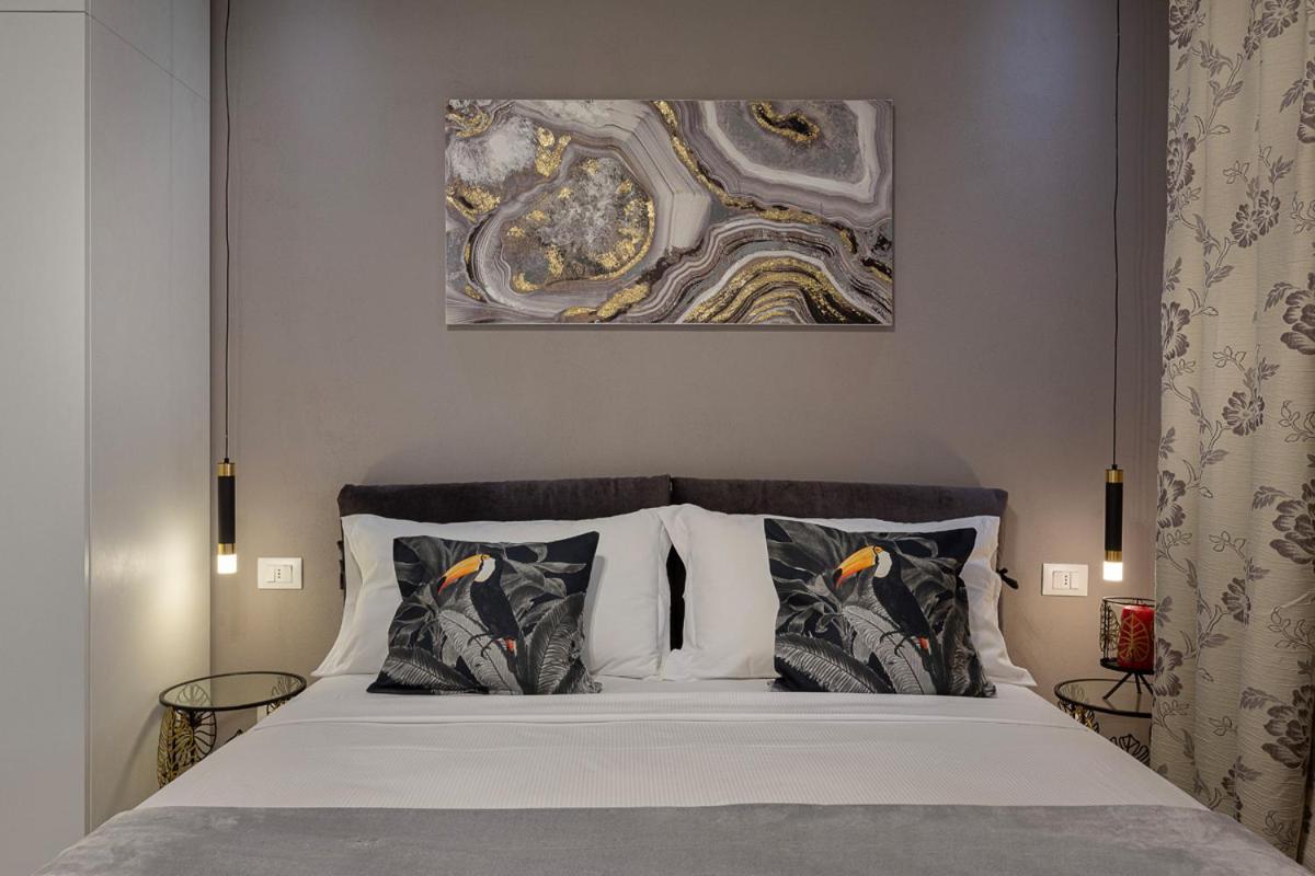 Emerald Suites