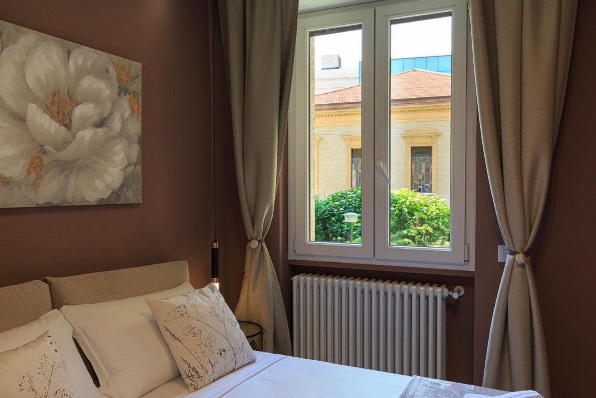 Emerald Suites