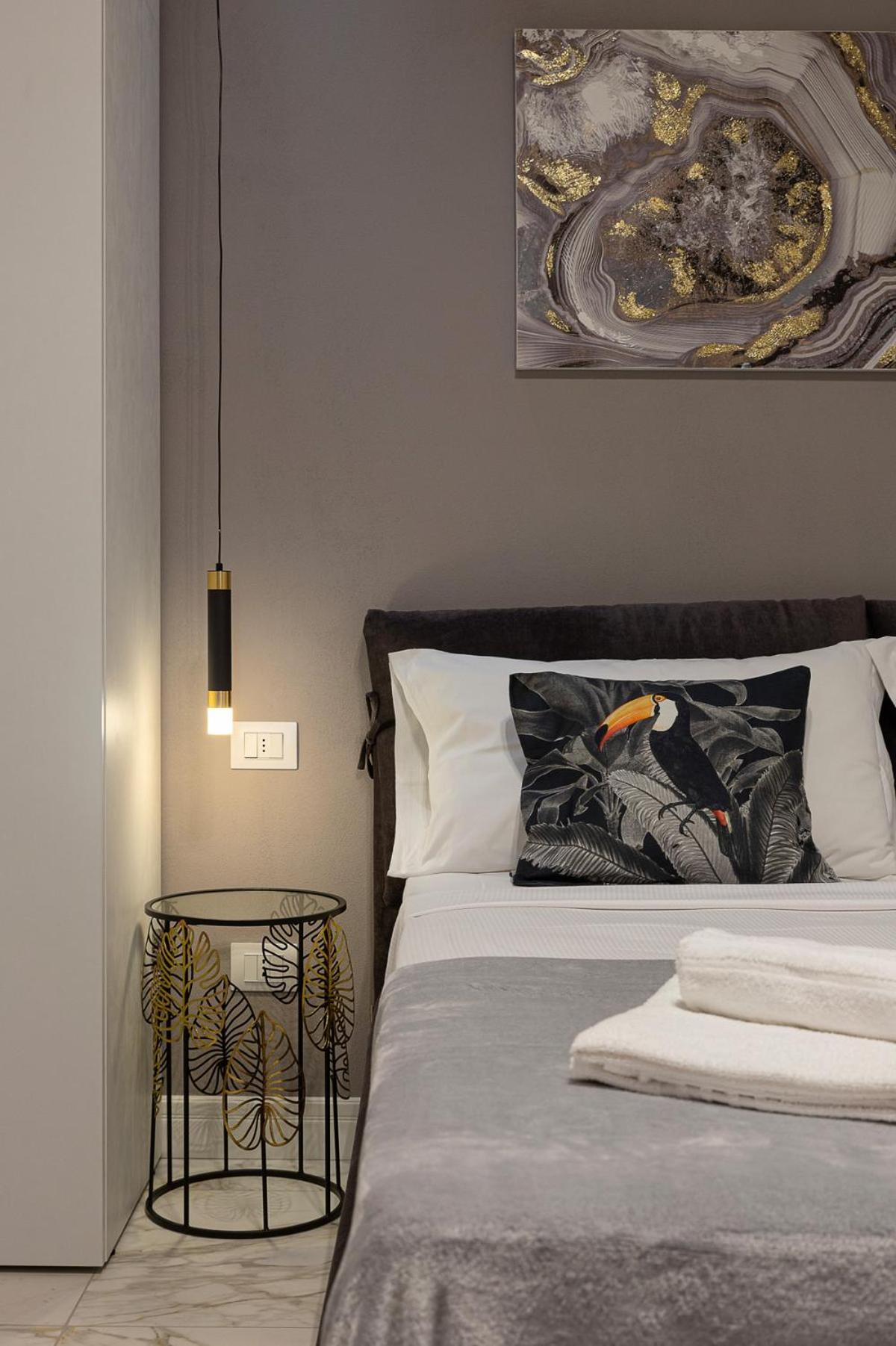 Emerald Suites