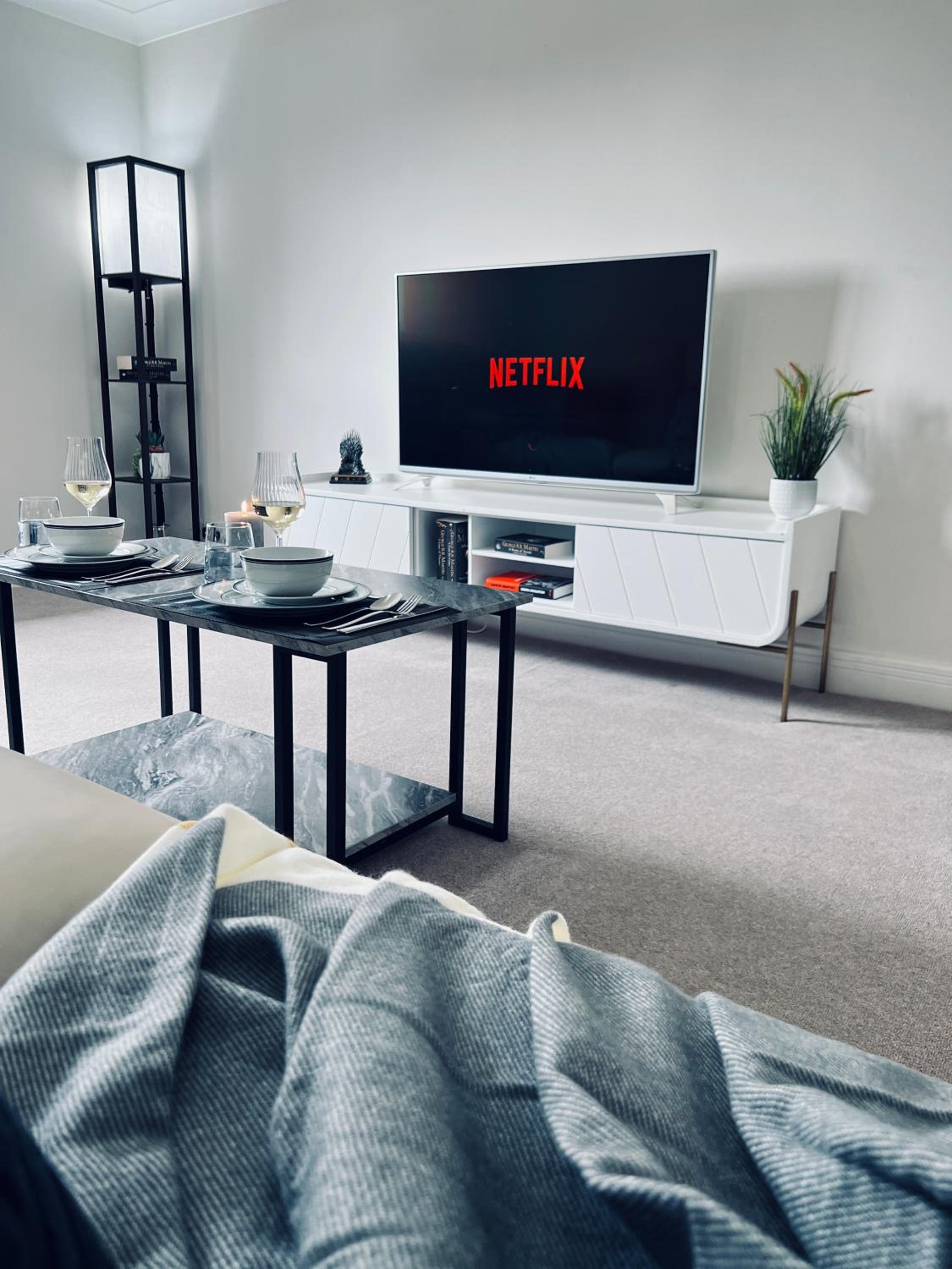 Deluxe 2 Bedroom Apartment